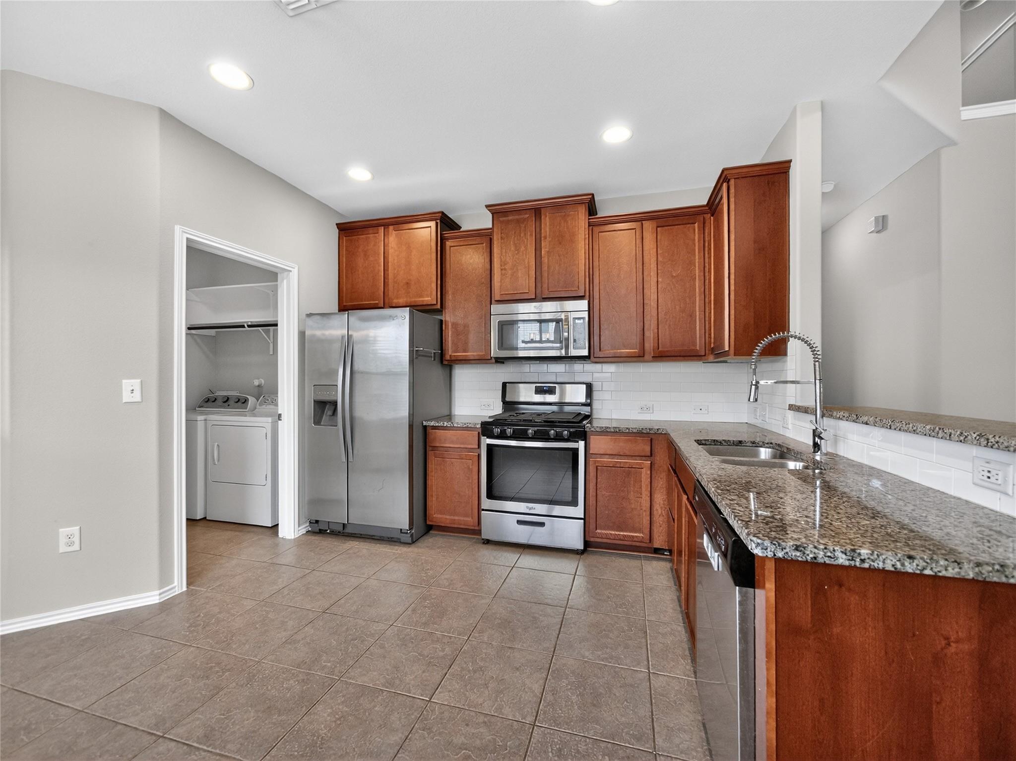 170 Albatross Cv, Buda, TX 78610