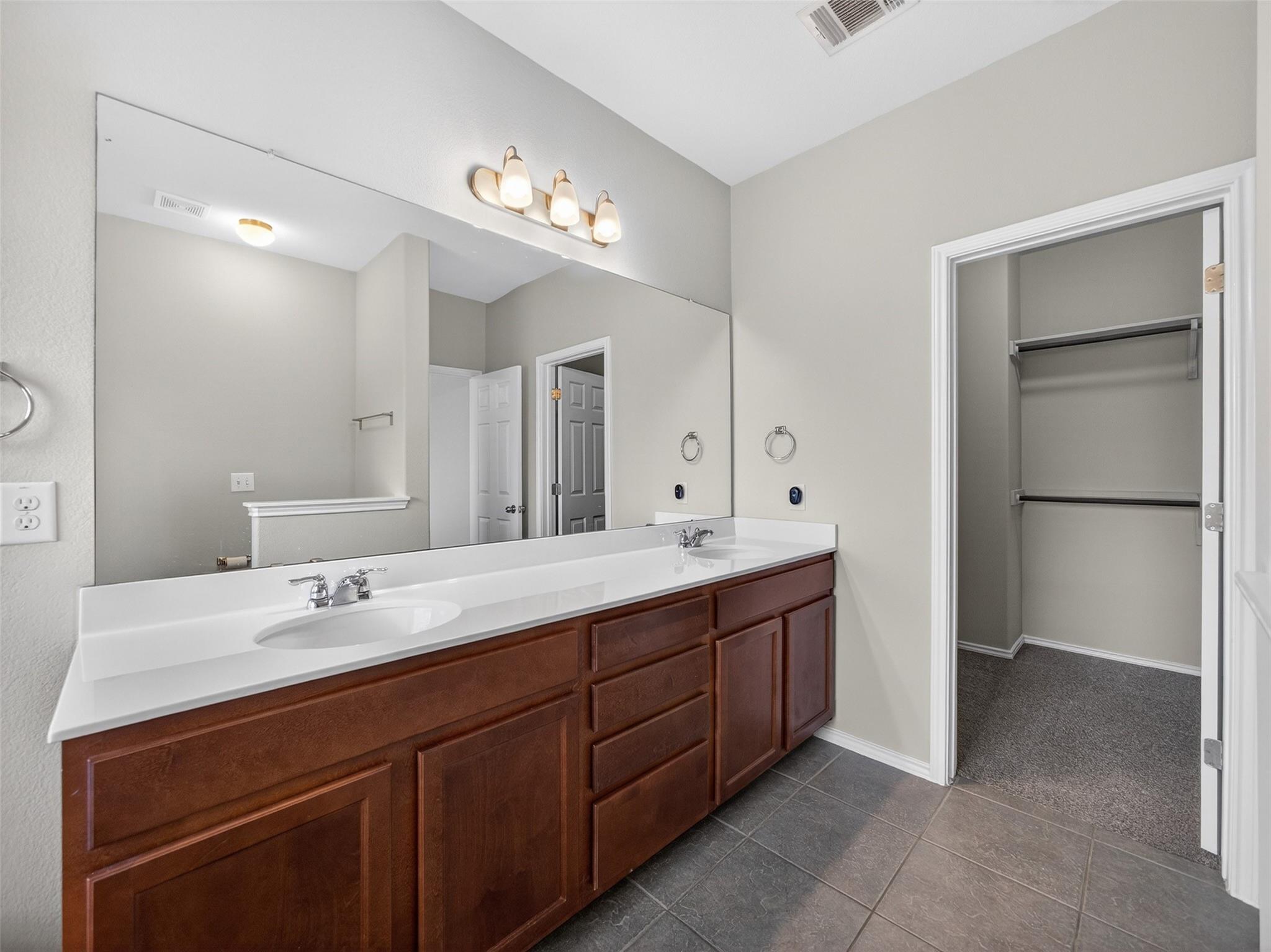 170 Albatross Cv, Buda, TX 78610