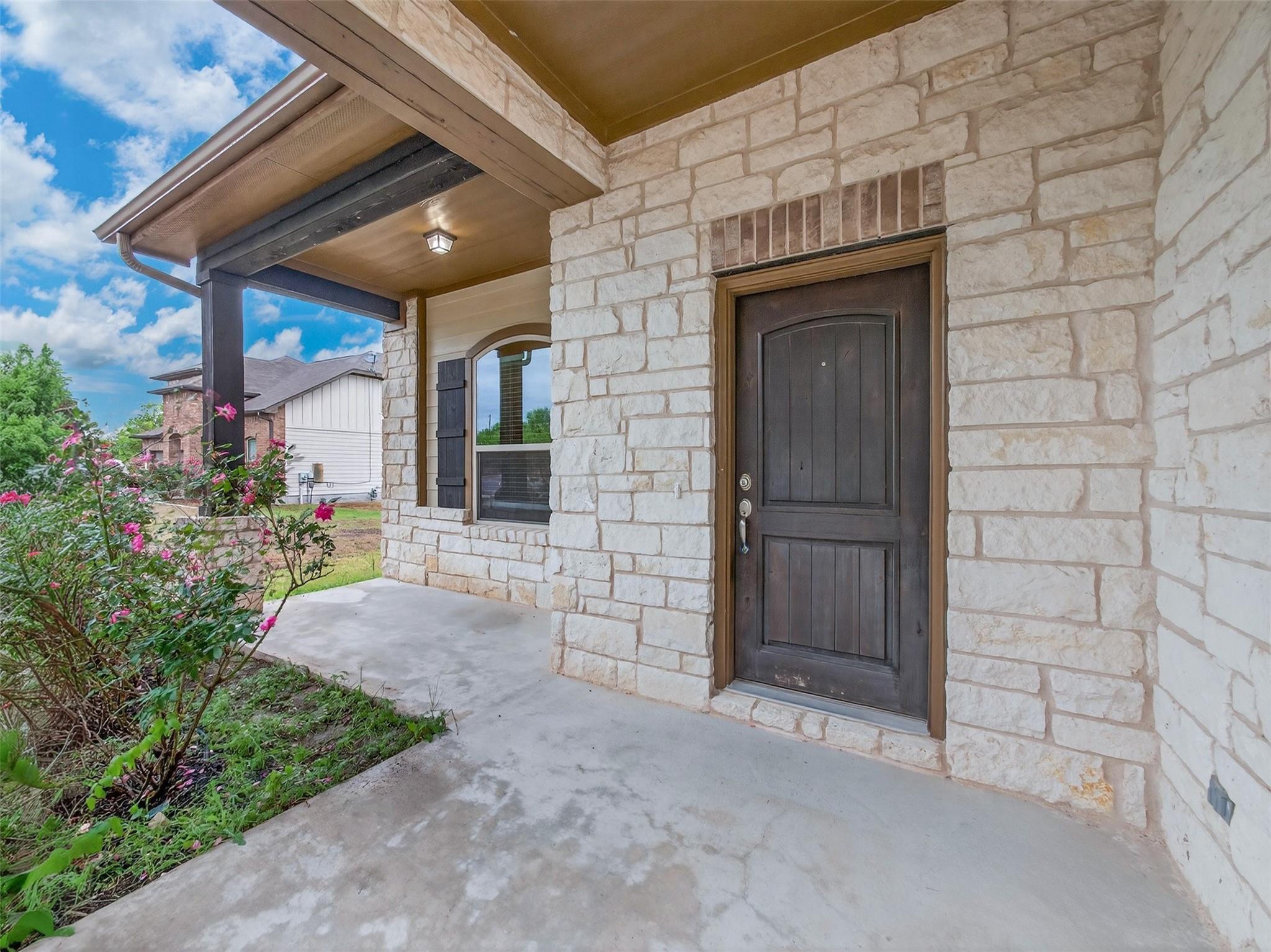 170 Albatross Cv, Buda, TX 78610