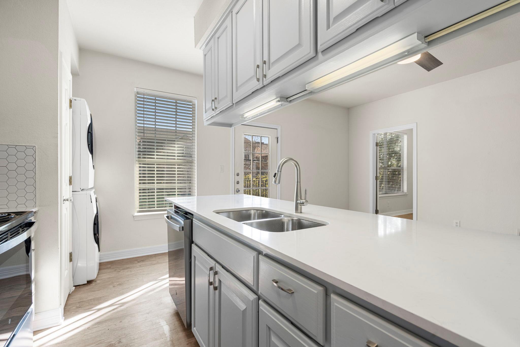 1100 W 25th St # 101, Austin, TX 78705