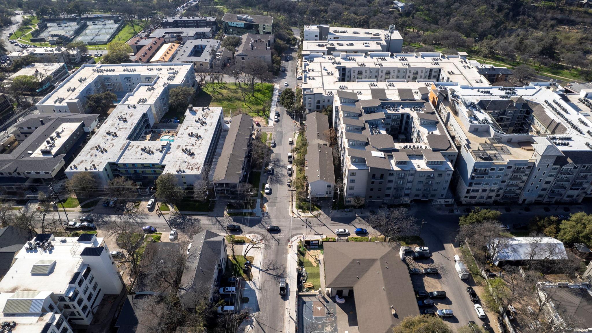 1100 W 25th St # 101, Austin, TX 78705