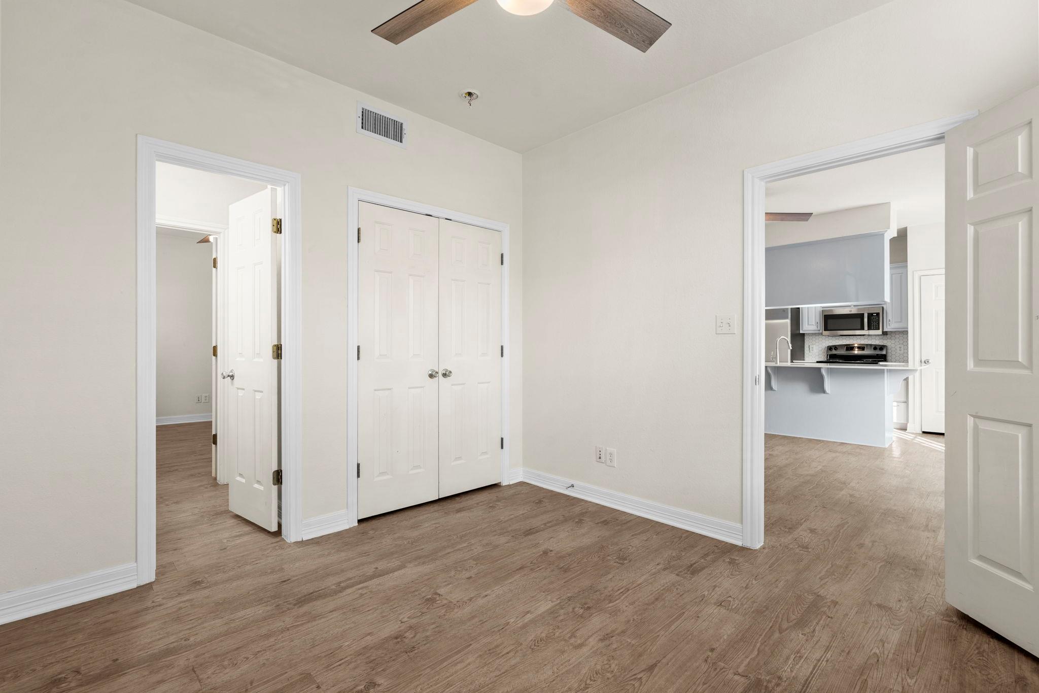 1100 W 25th St # 101, Austin, TX 78705