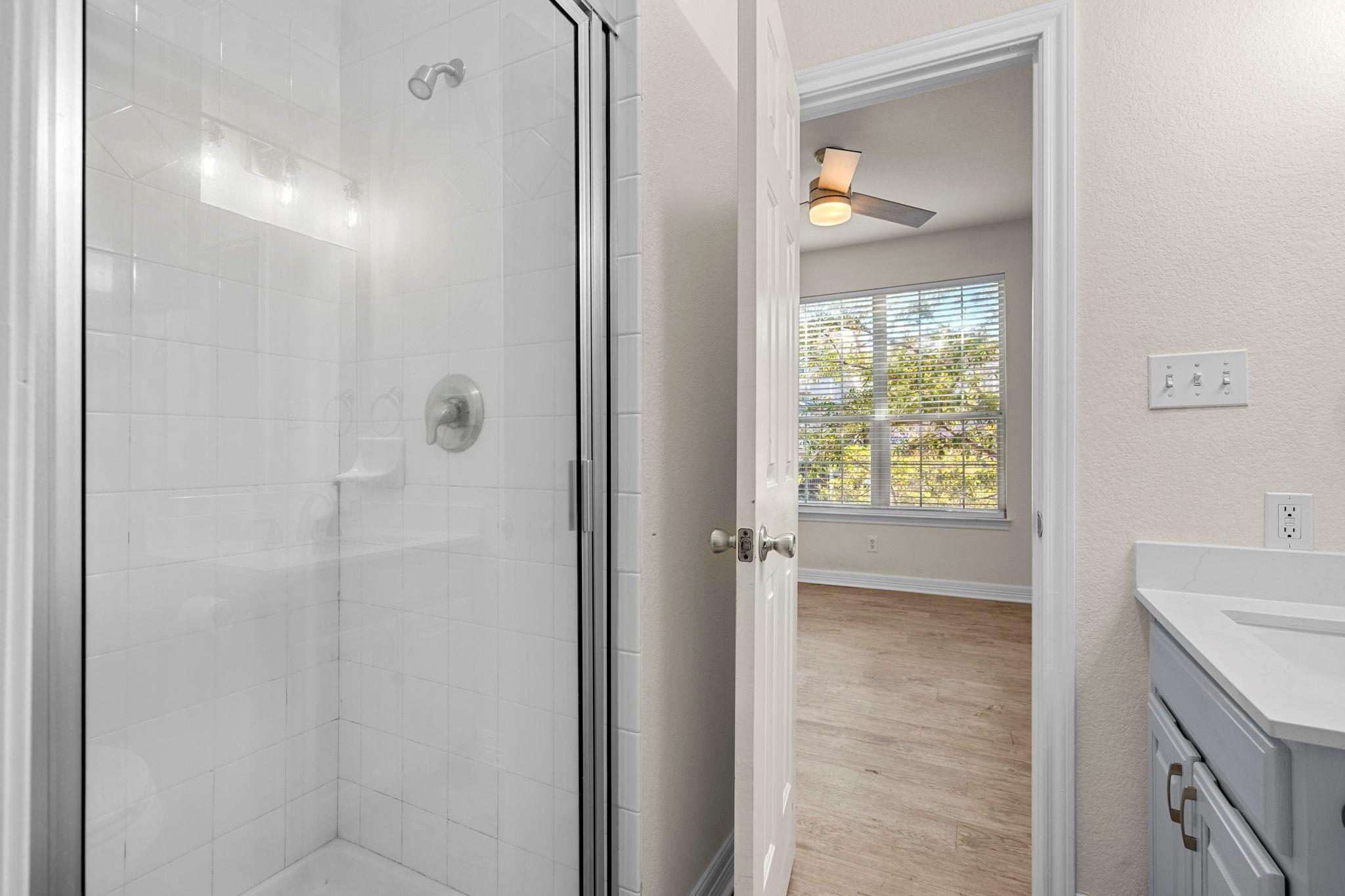 1100 W 25th St # 101, Austin, TX 78705