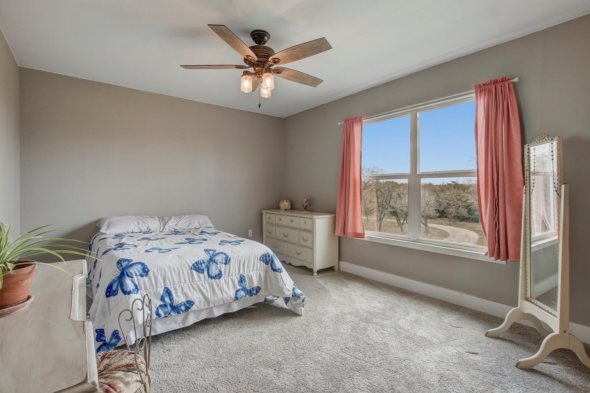 196 Milam Ln, Bastrop, TX 78602