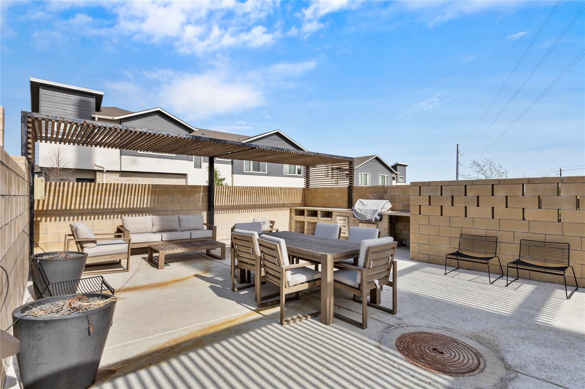 2050 Lohmans Spur Rd # 1302, Lakeway, TX 78734