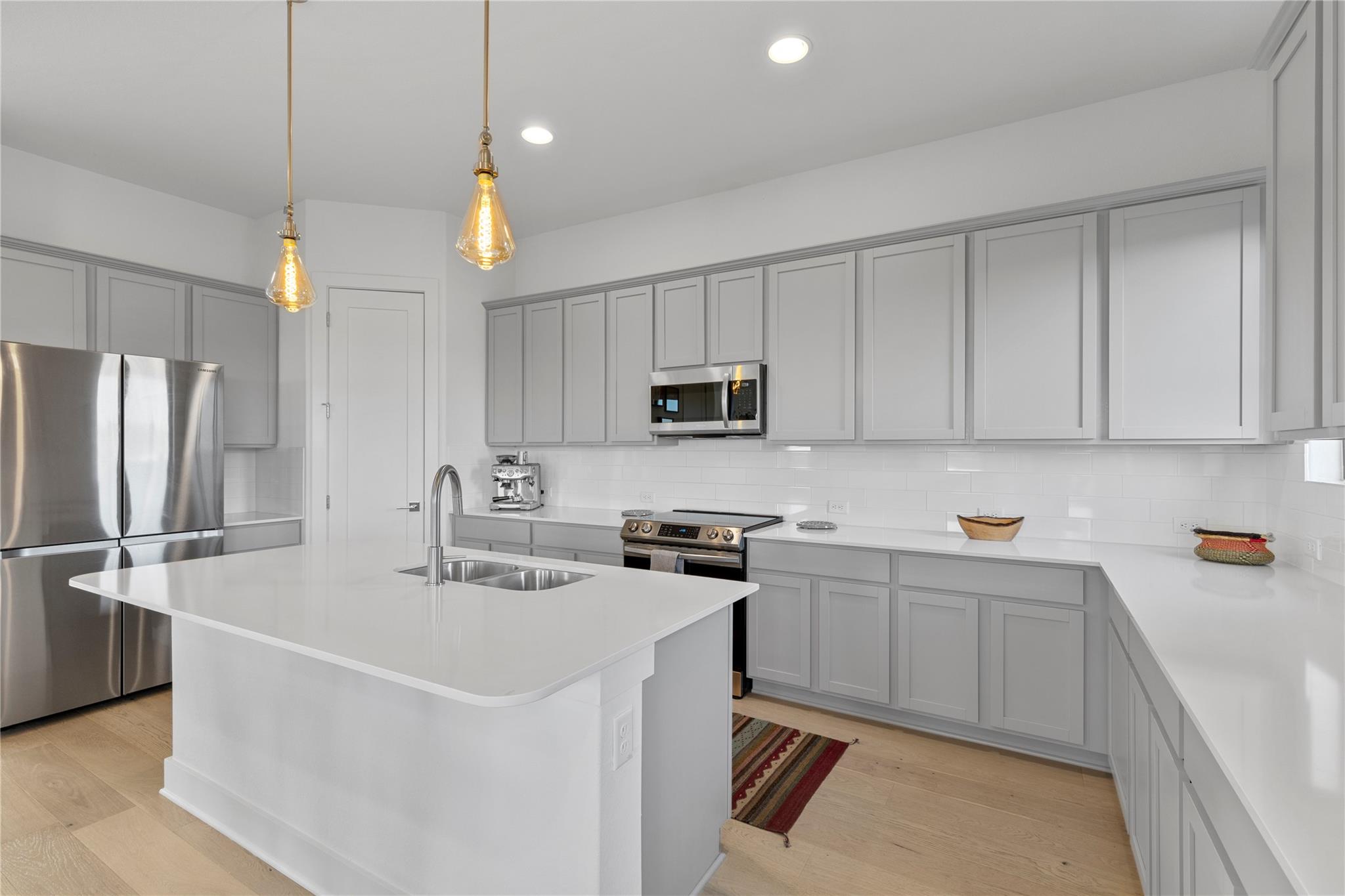 2050 Lohmans Spur Rd # 1302, Lakeway, TX 78734