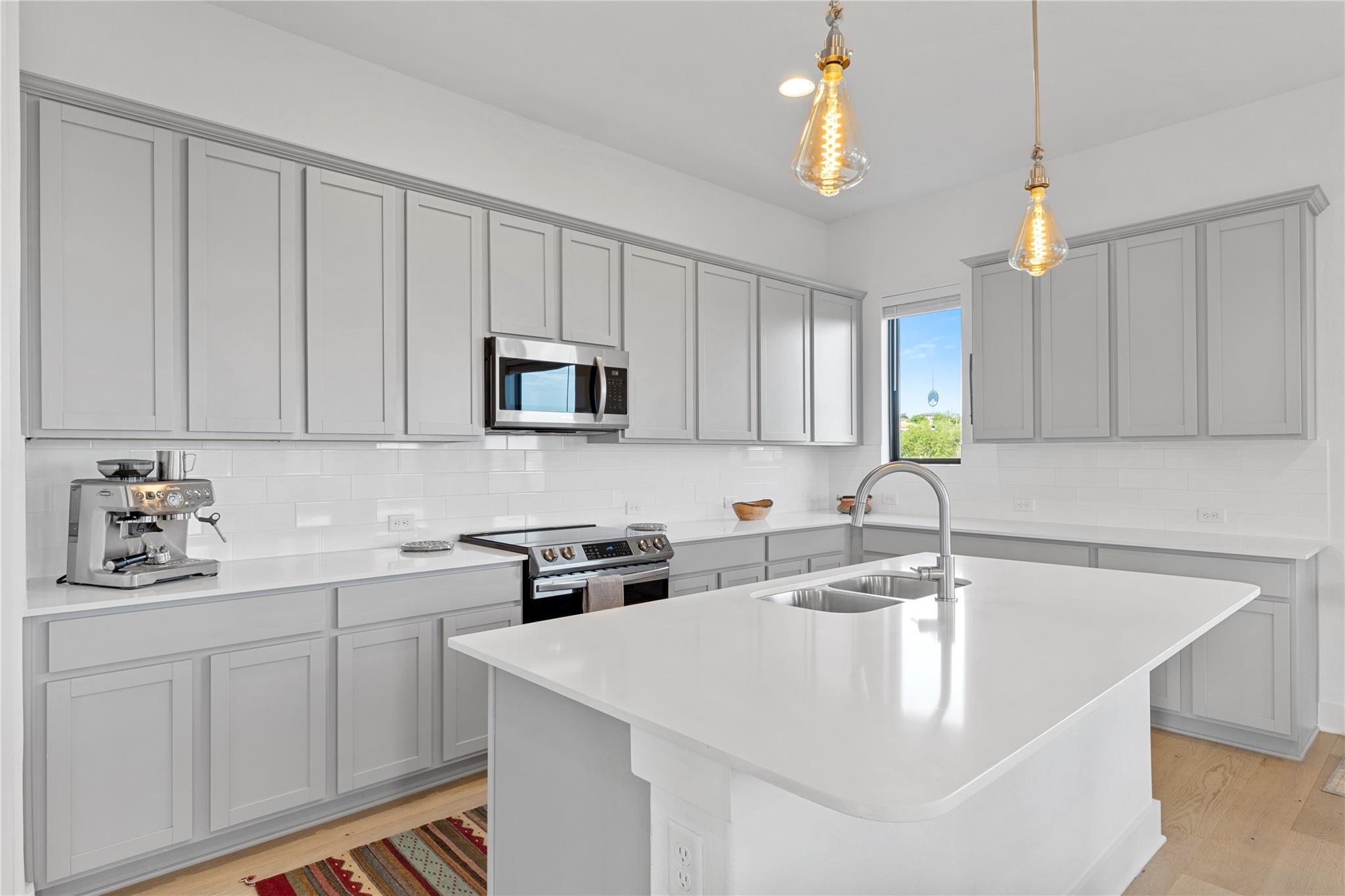 2050 Lohmans Spur Rd # 1302, Lakeway, TX 78734