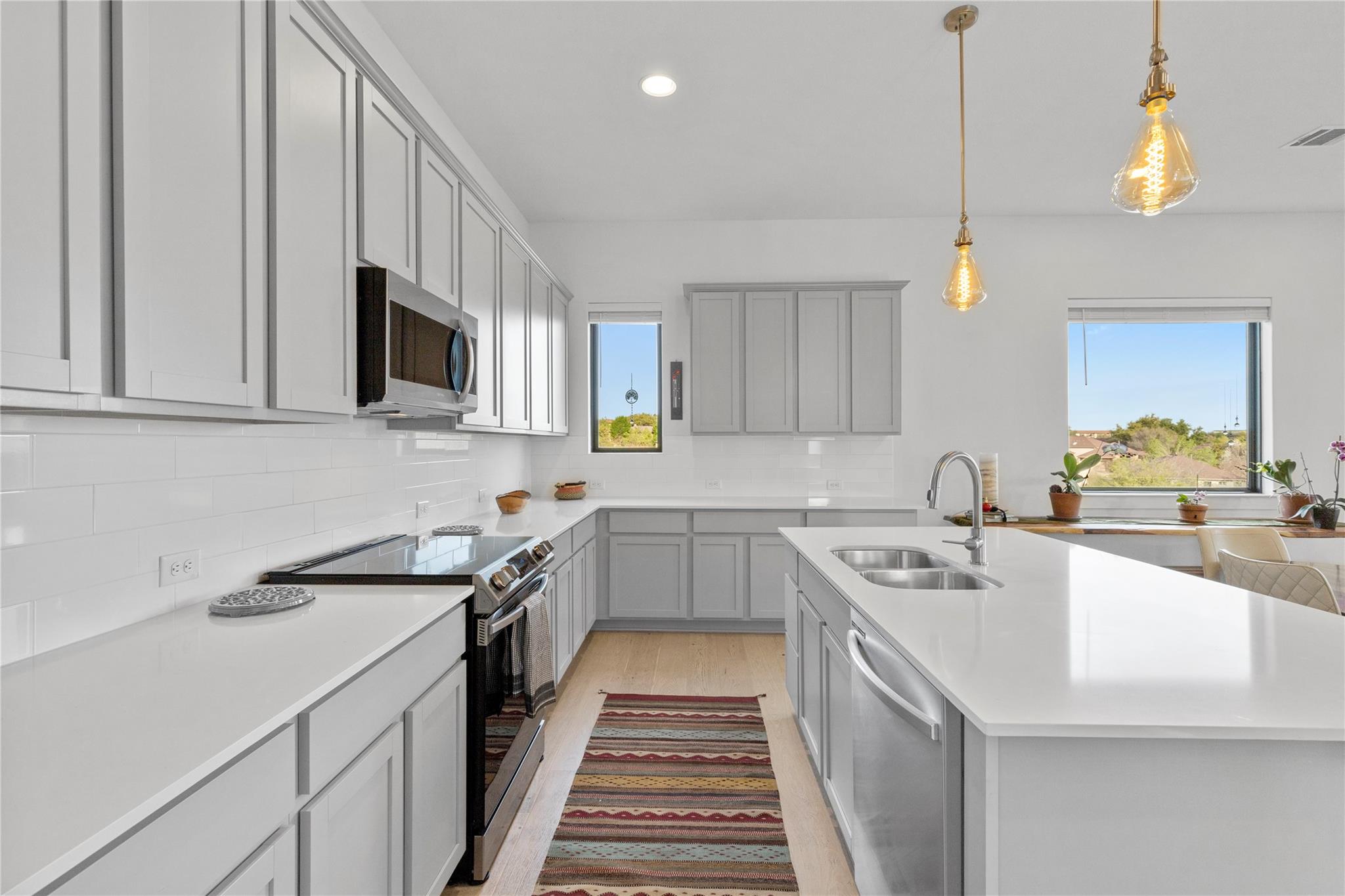 2050 Lohmans Spur Rd # 1302, Lakeway, TX 78734