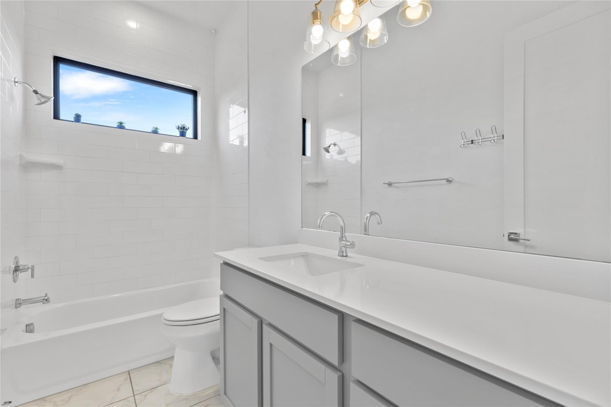 2050 Lohmans Spur Rd # 1302, Lakeway, TX 78734