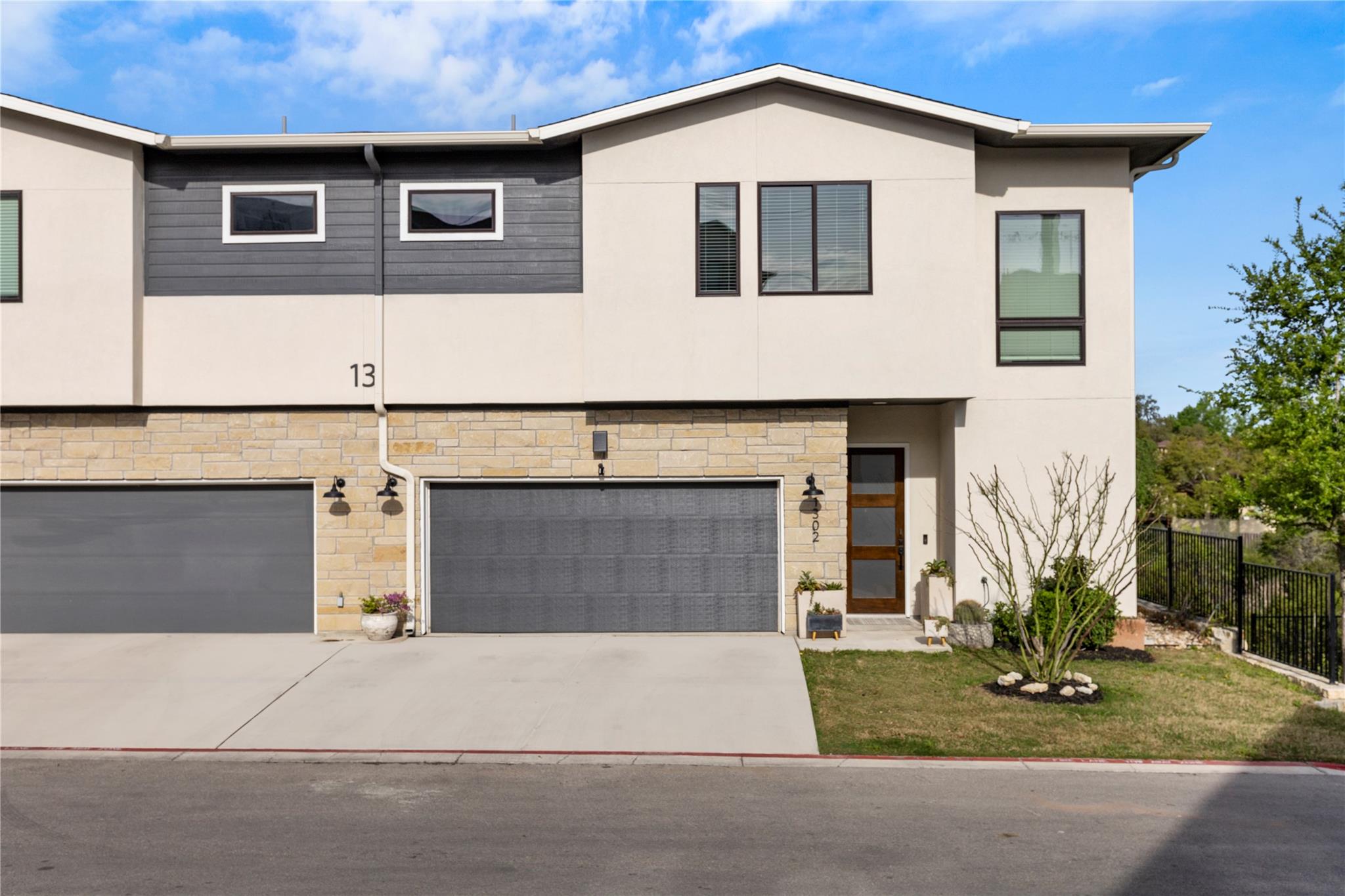 2050 Lohmans Spur Rd # 1302, Lakeway, TX 78734