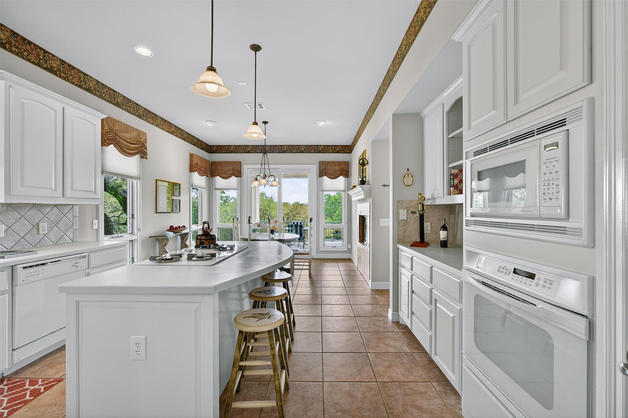 2305 BARTON CREEK Blvd # 39, Austin, TX 78735