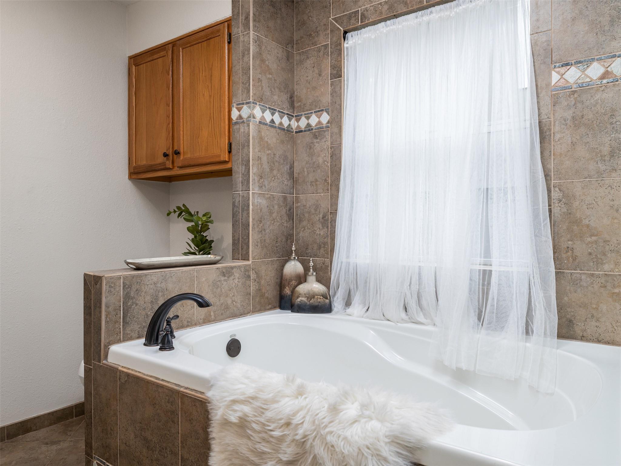 13001 Tamayo Dr, Austin, TX 78729