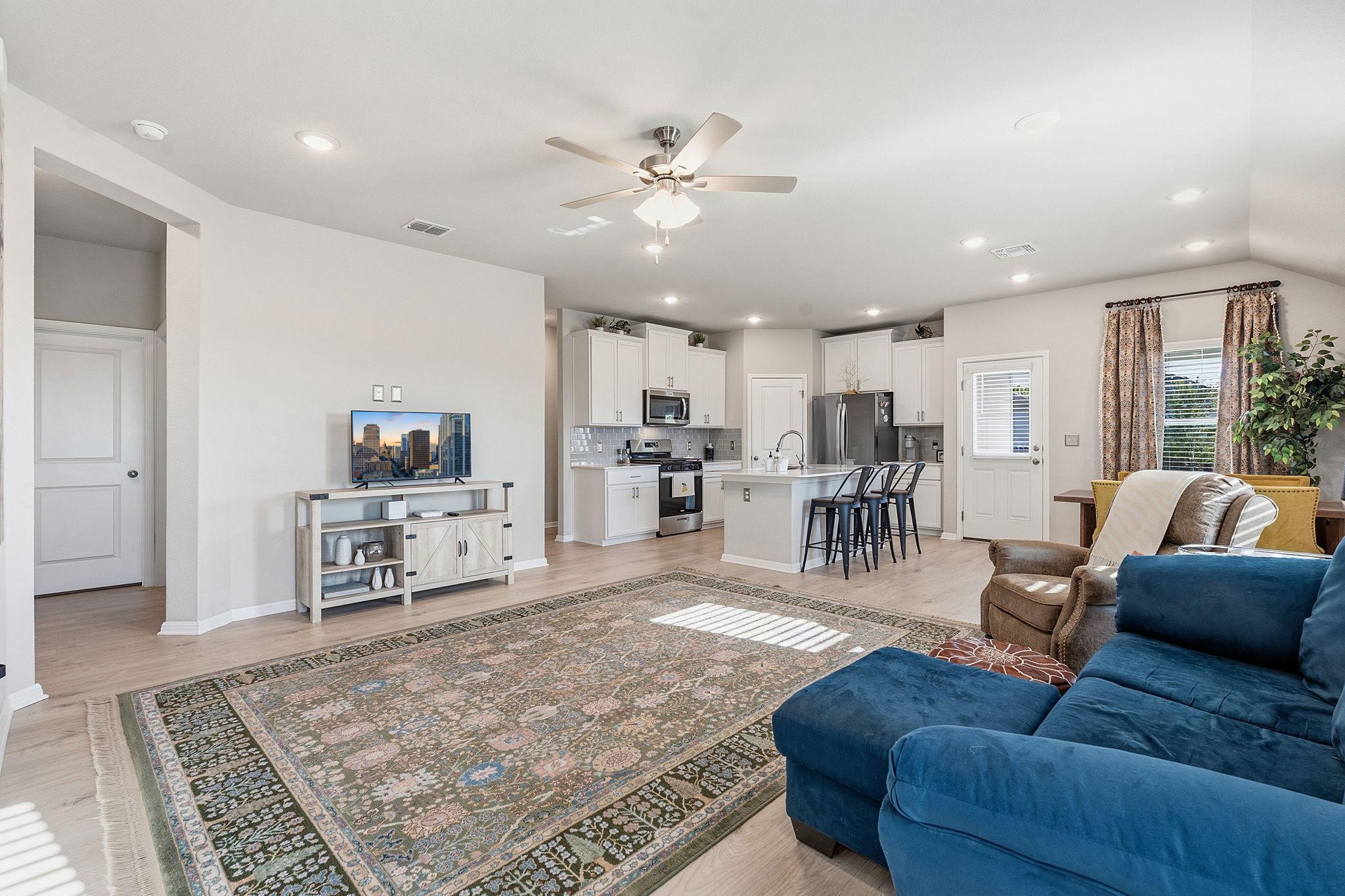 6026 Marsh Ln, Buda, TX 78610