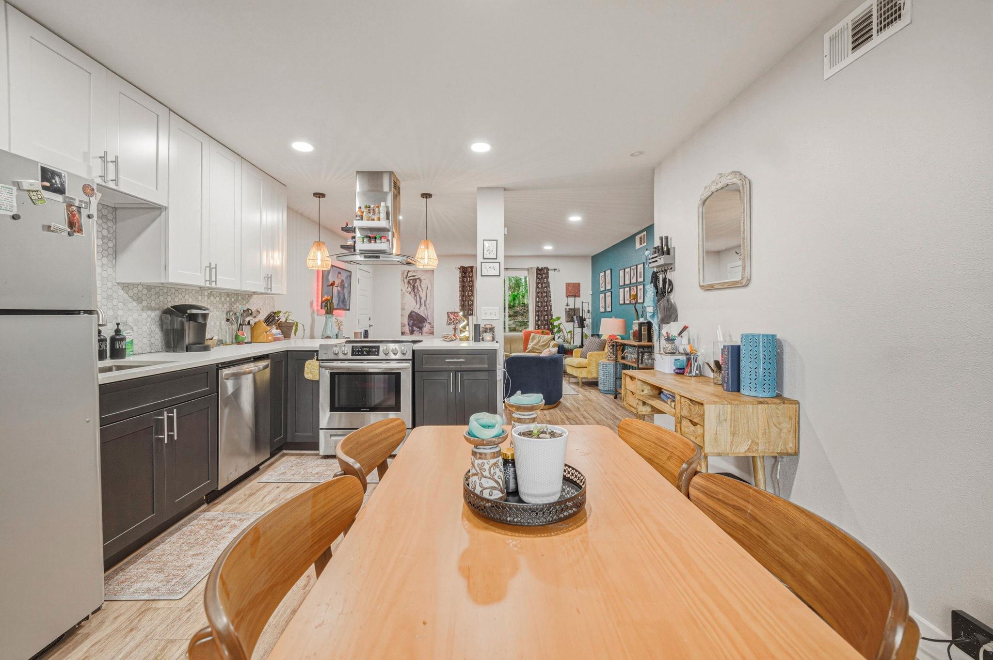 5332 Balcones Dr # B, Austin, TX 78731