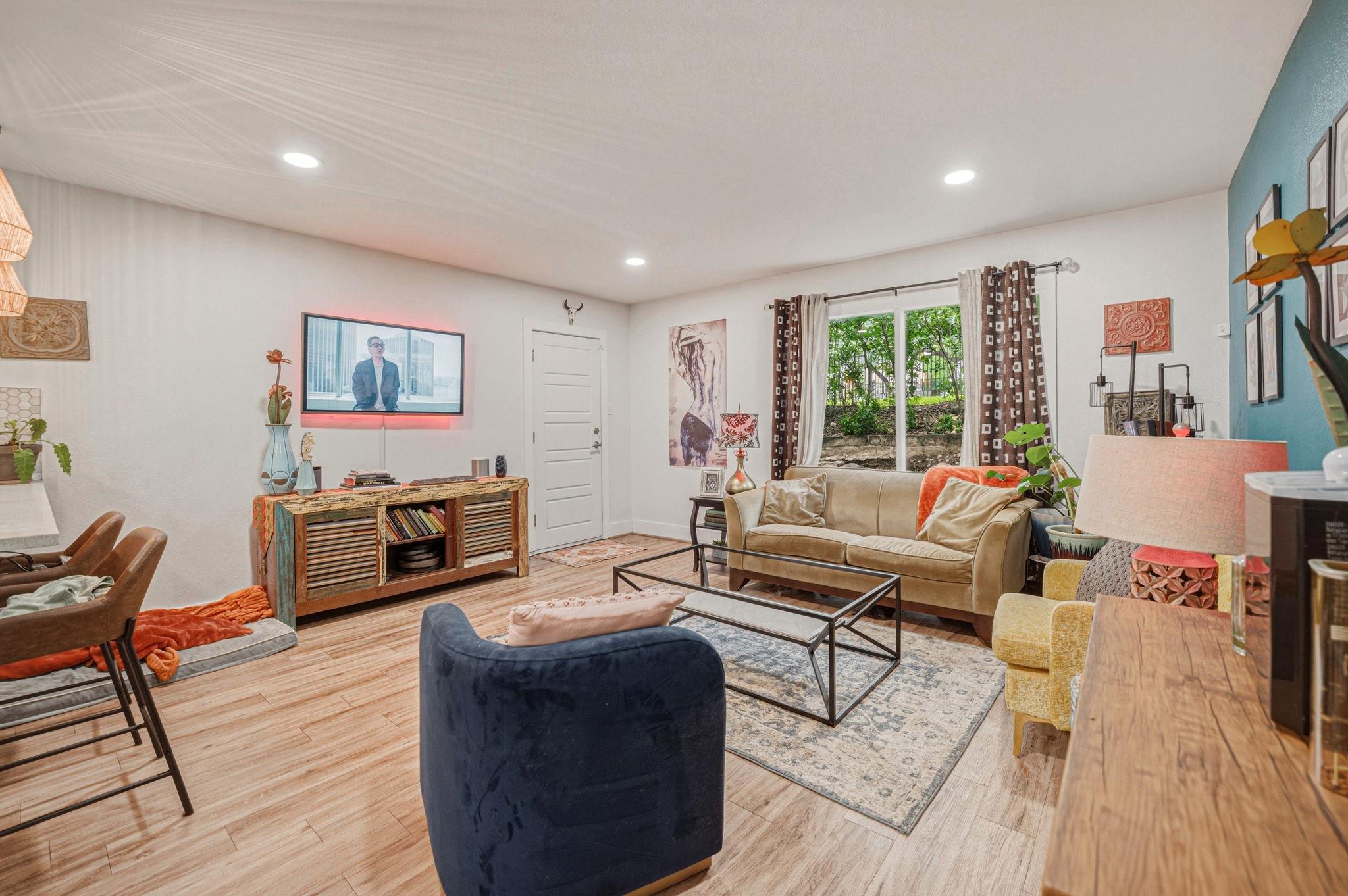 5332 Balcones Dr # B, Austin, TX 78731