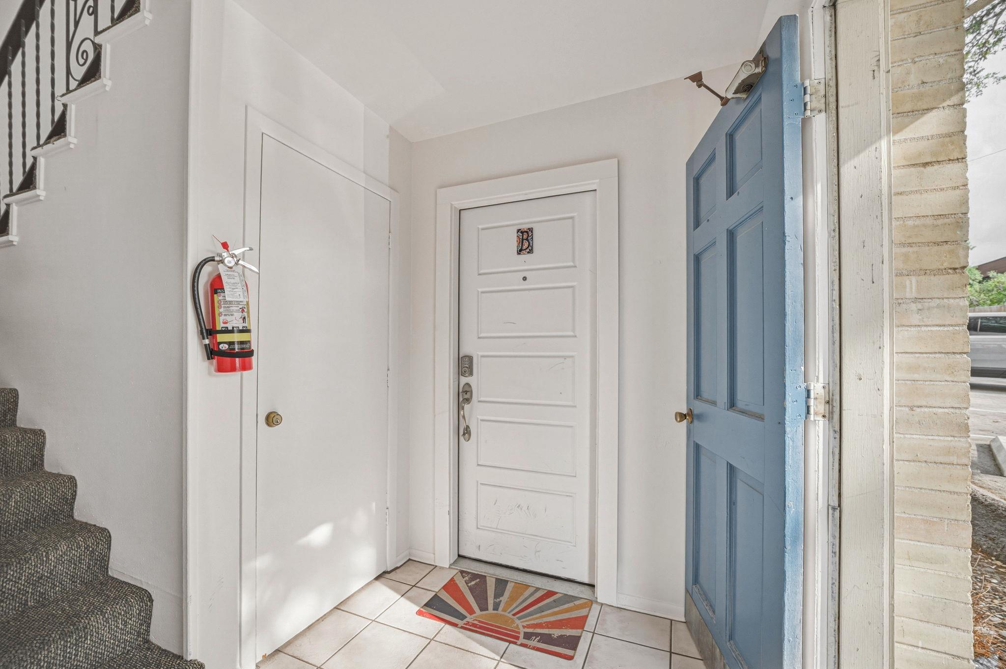 5332 Balcones Dr # B, Austin, TX 78731