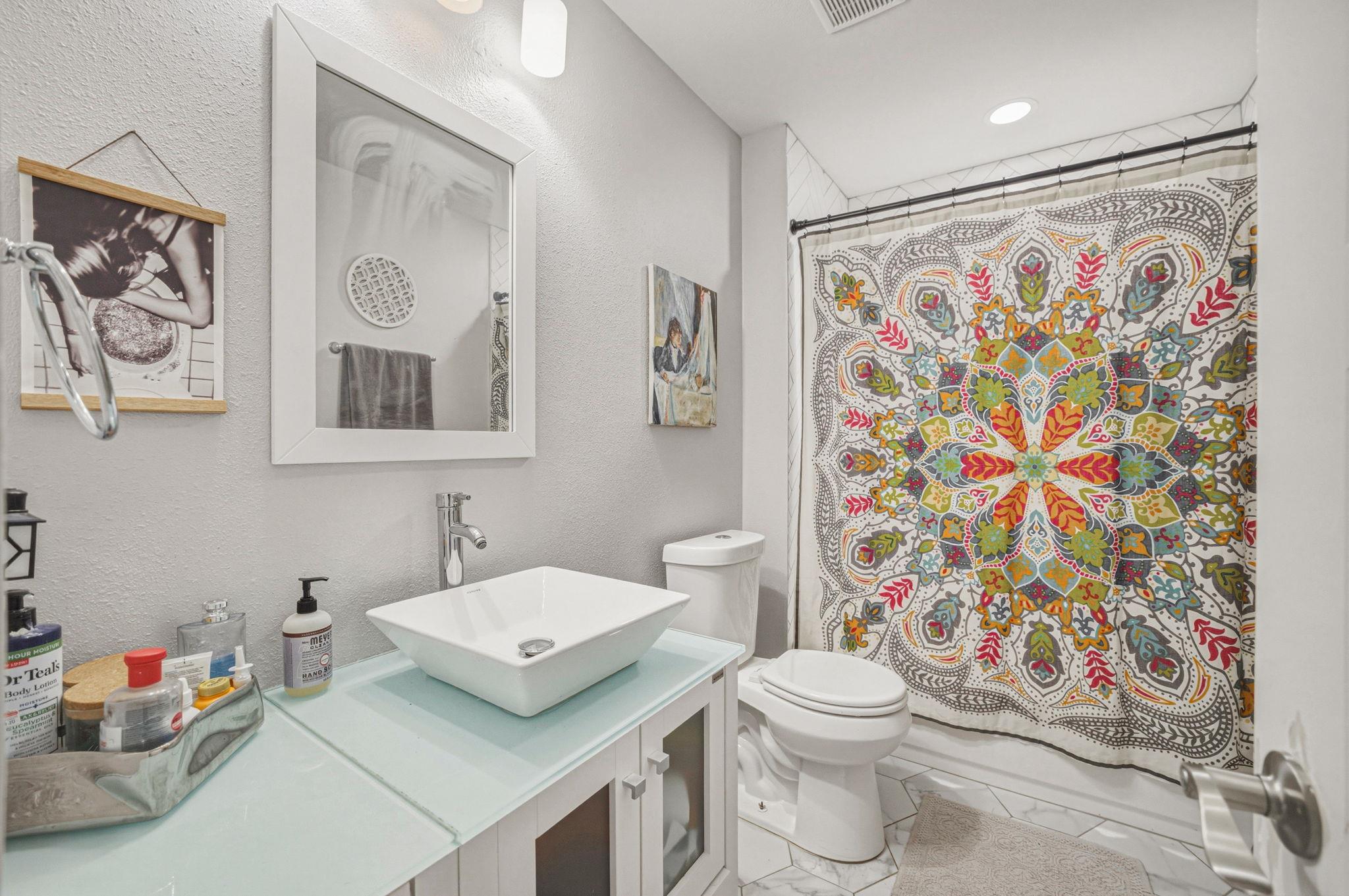 5332 Balcones Dr # B, Austin, TX 78731