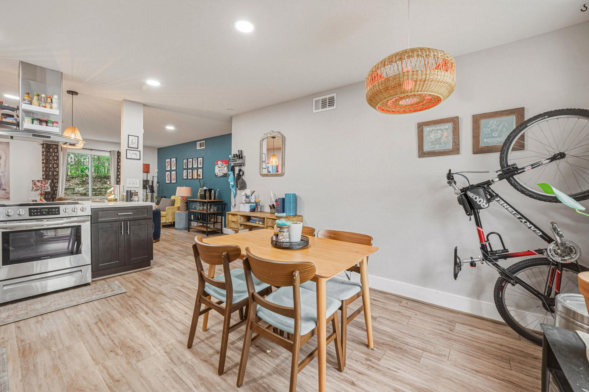 5332 Balcones Dr # B, Austin, TX 78731