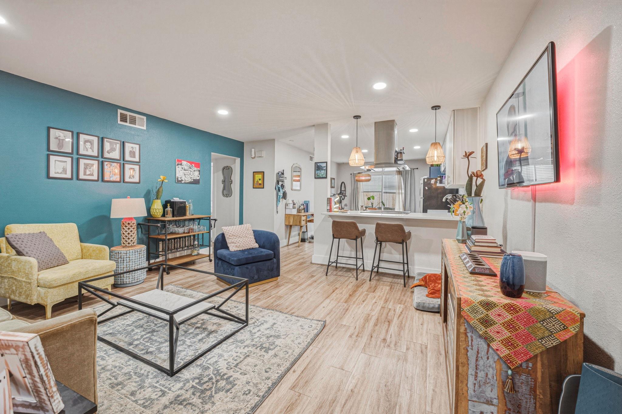 5332 Balcones Dr # B, Austin, TX 78731