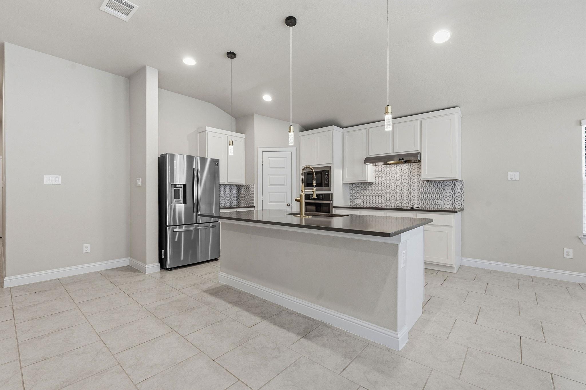 21204 Diamond Cv, Lago Vista, TX 78645