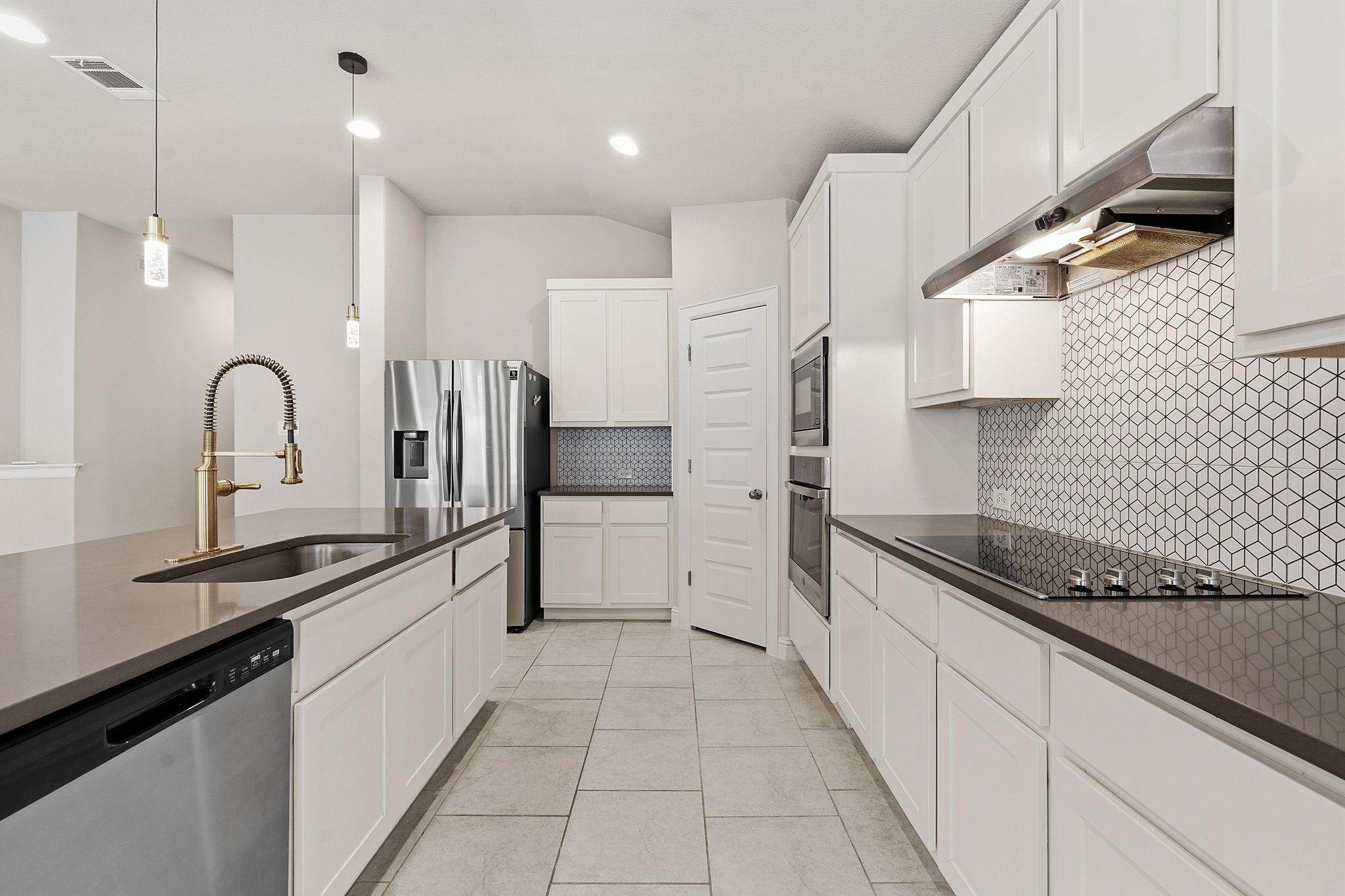 21204 Diamond Cv, Lago Vista, TX 78645