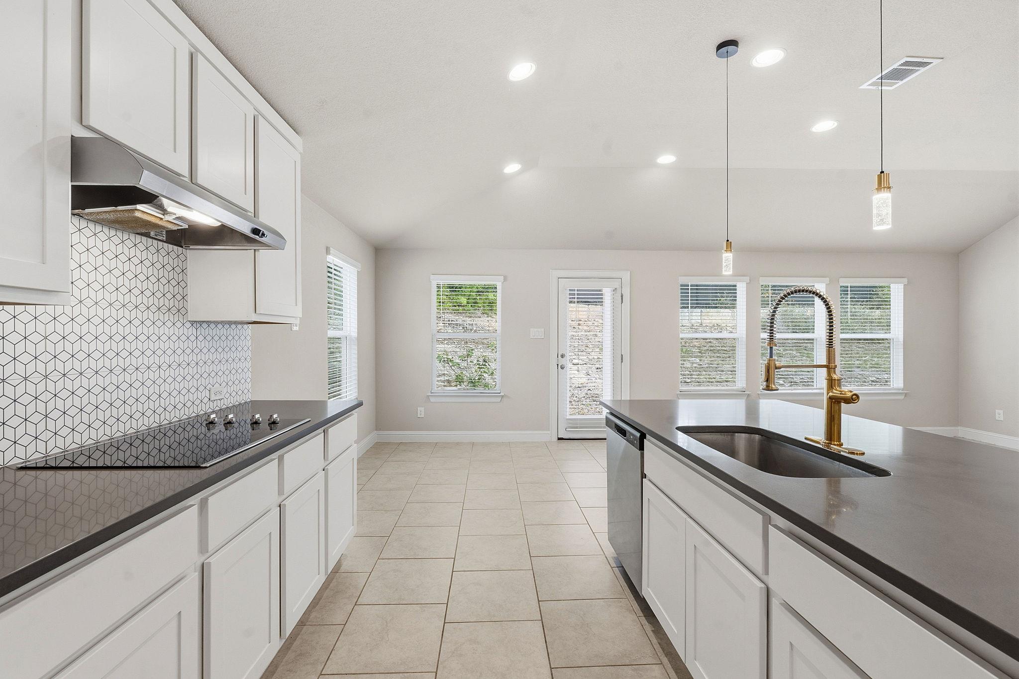 21204 Diamond Cv, Lago Vista, TX 78645