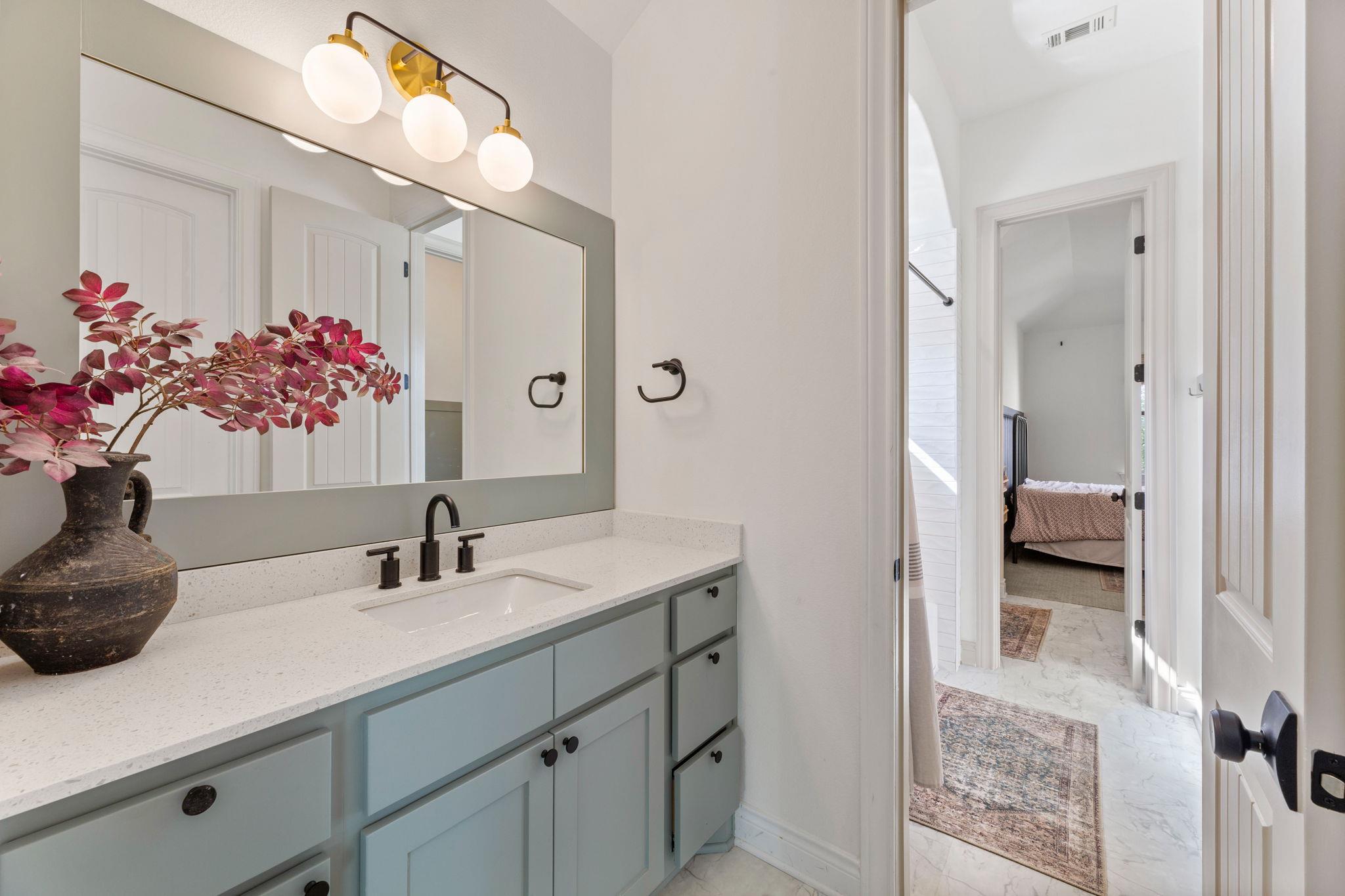 224 Magnolia Blossom Cv, Driftwood, TX 78619