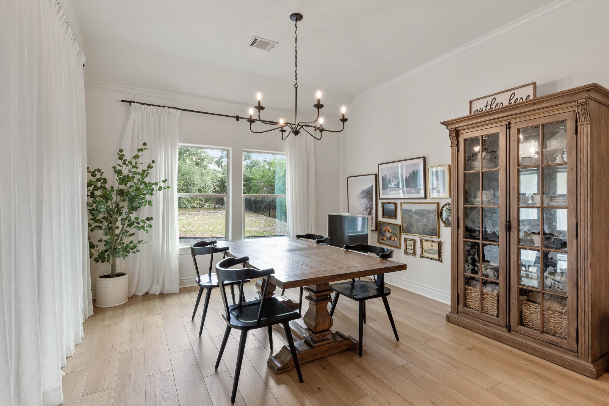 224 Magnolia Blossom Cv, Driftwood, TX 78619