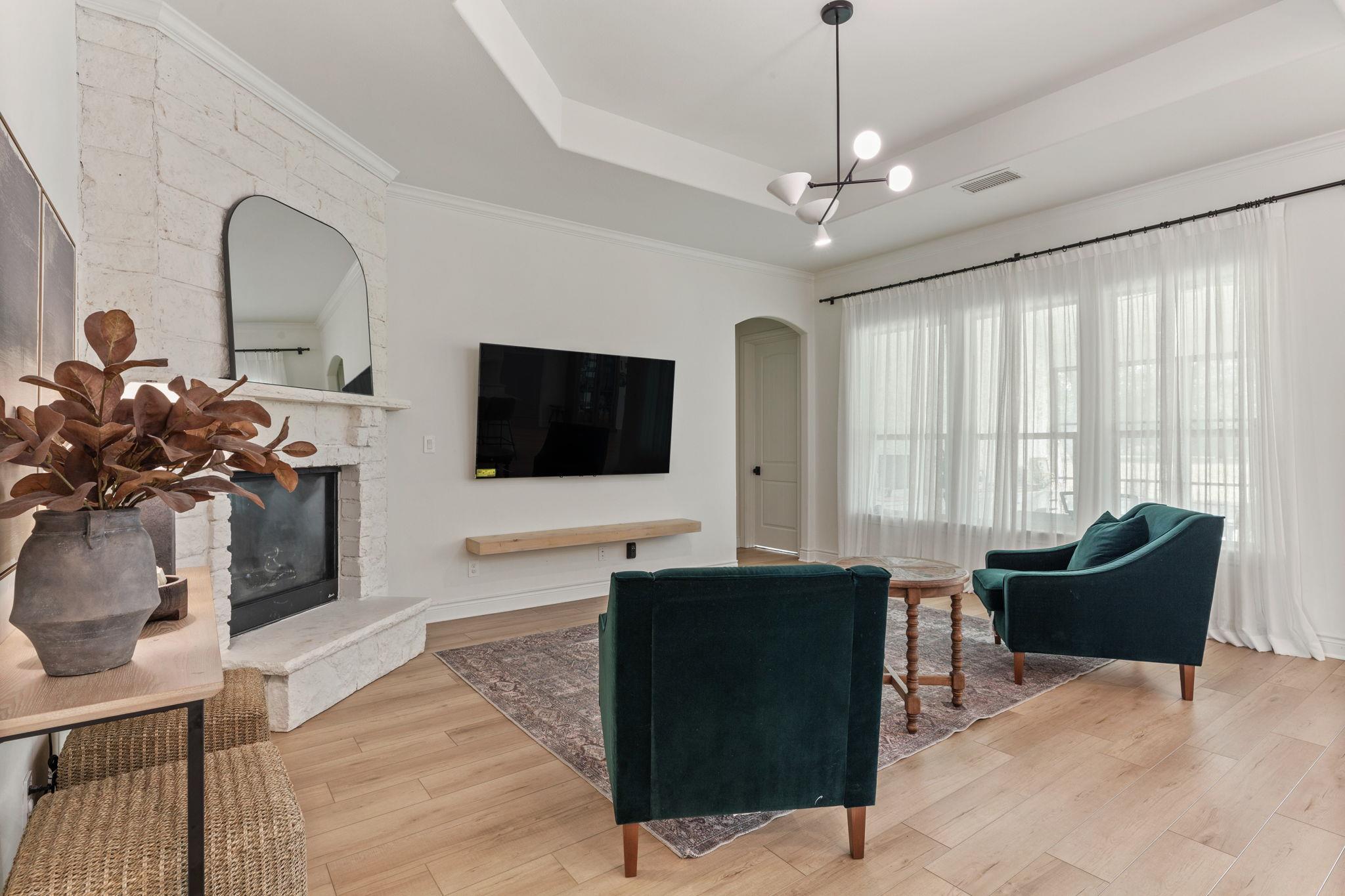 224 Magnolia Blossom Cv, Driftwood, TX 78619