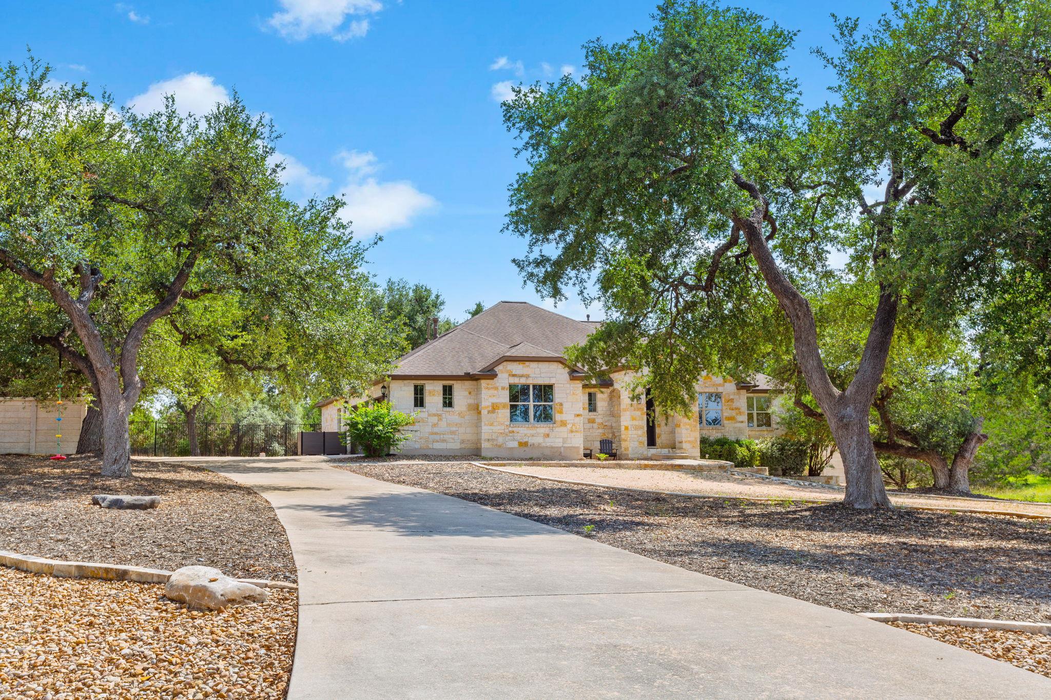 224 Magnolia Blossom Cv, Driftwood, TX 78619