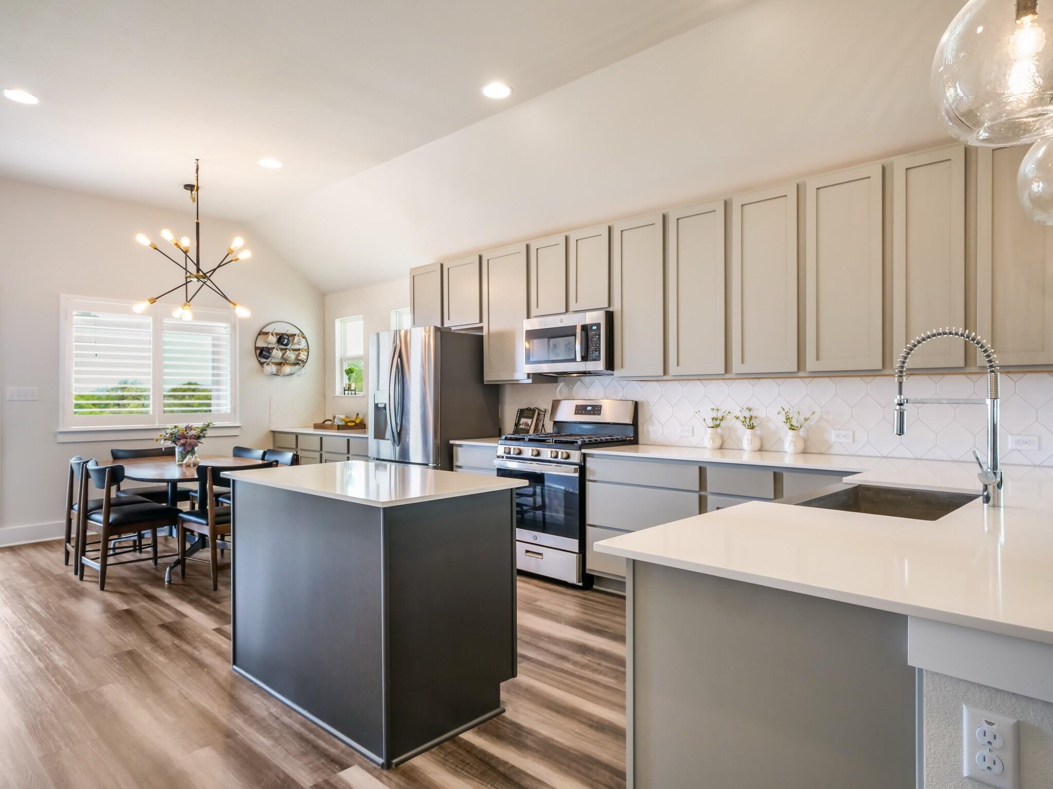 129 N Broken Oak Dr N, Liberty Hill, TX 78642