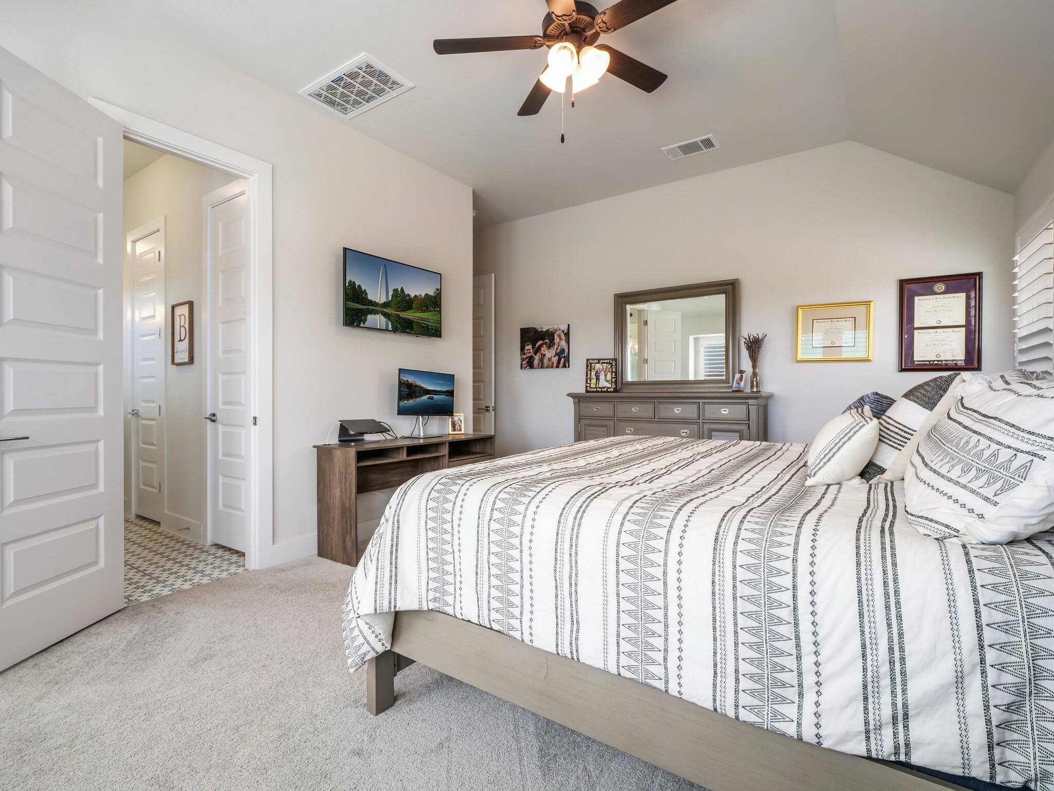 129 N Broken Oak Dr N, Liberty Hill, TX 78642