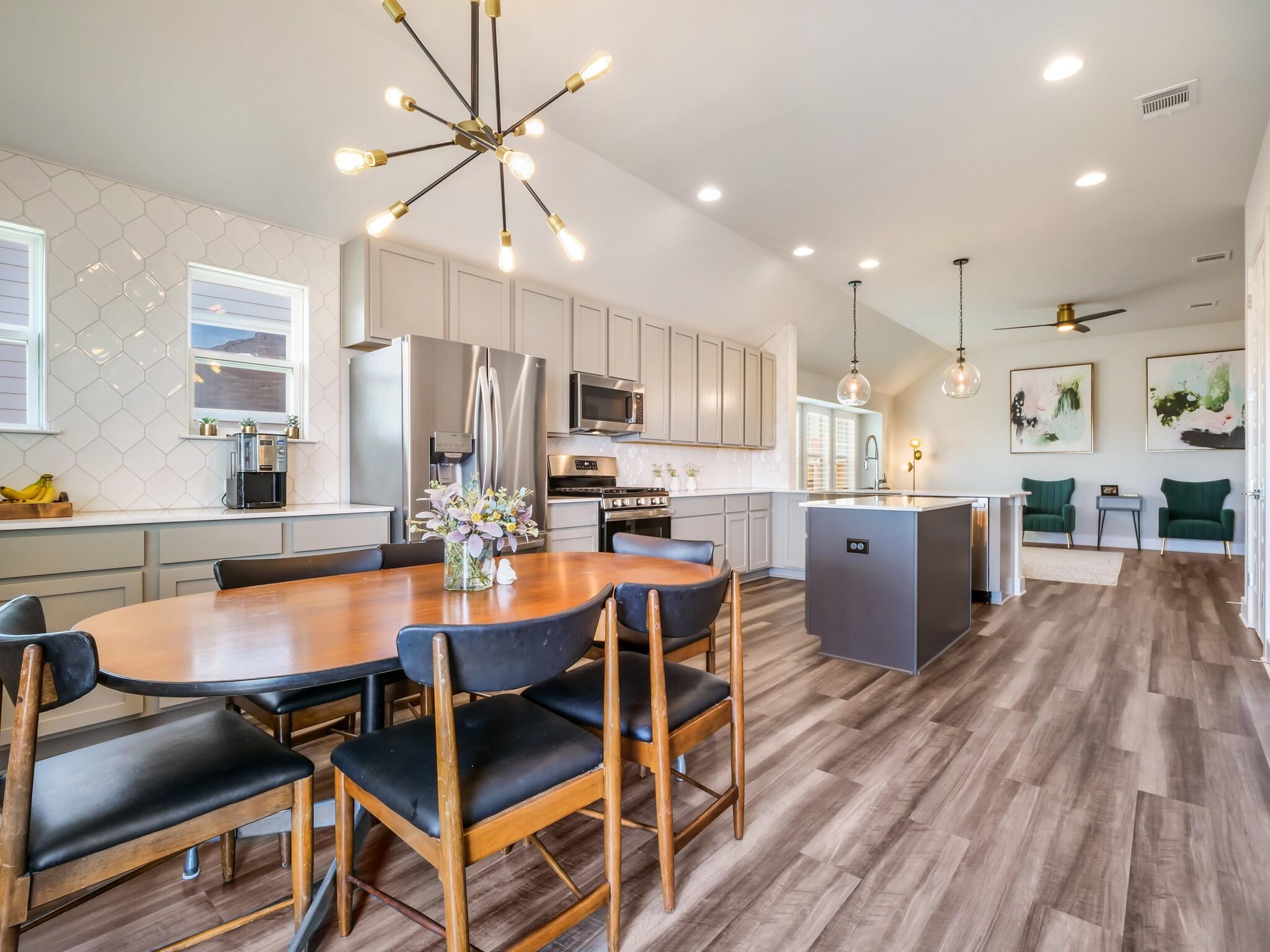 129 N Broken Oak Dr N, Liberty Hill, TX 78642