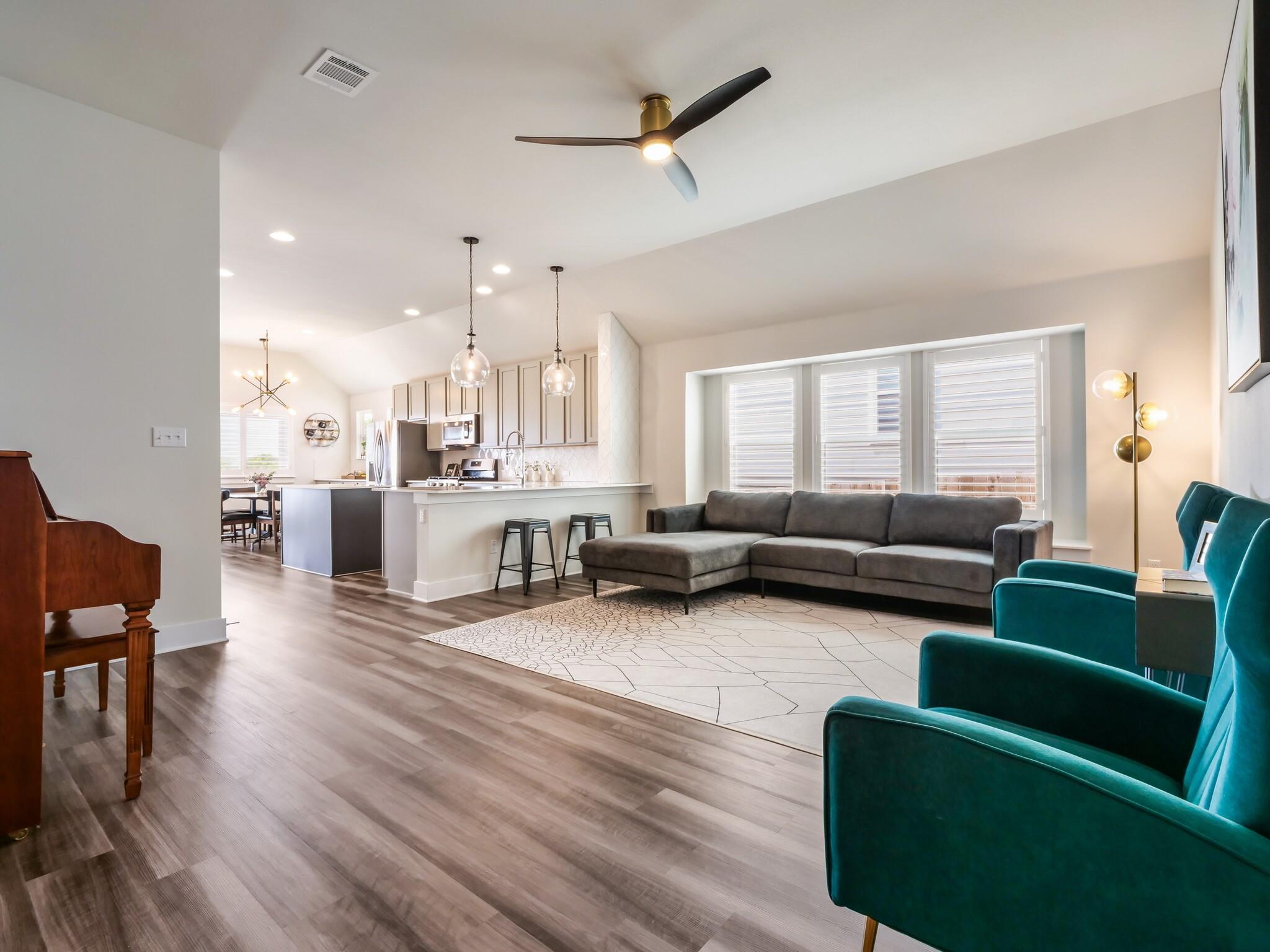 129 N Broken Oak Dr N, Liberty Hill, TX 78642