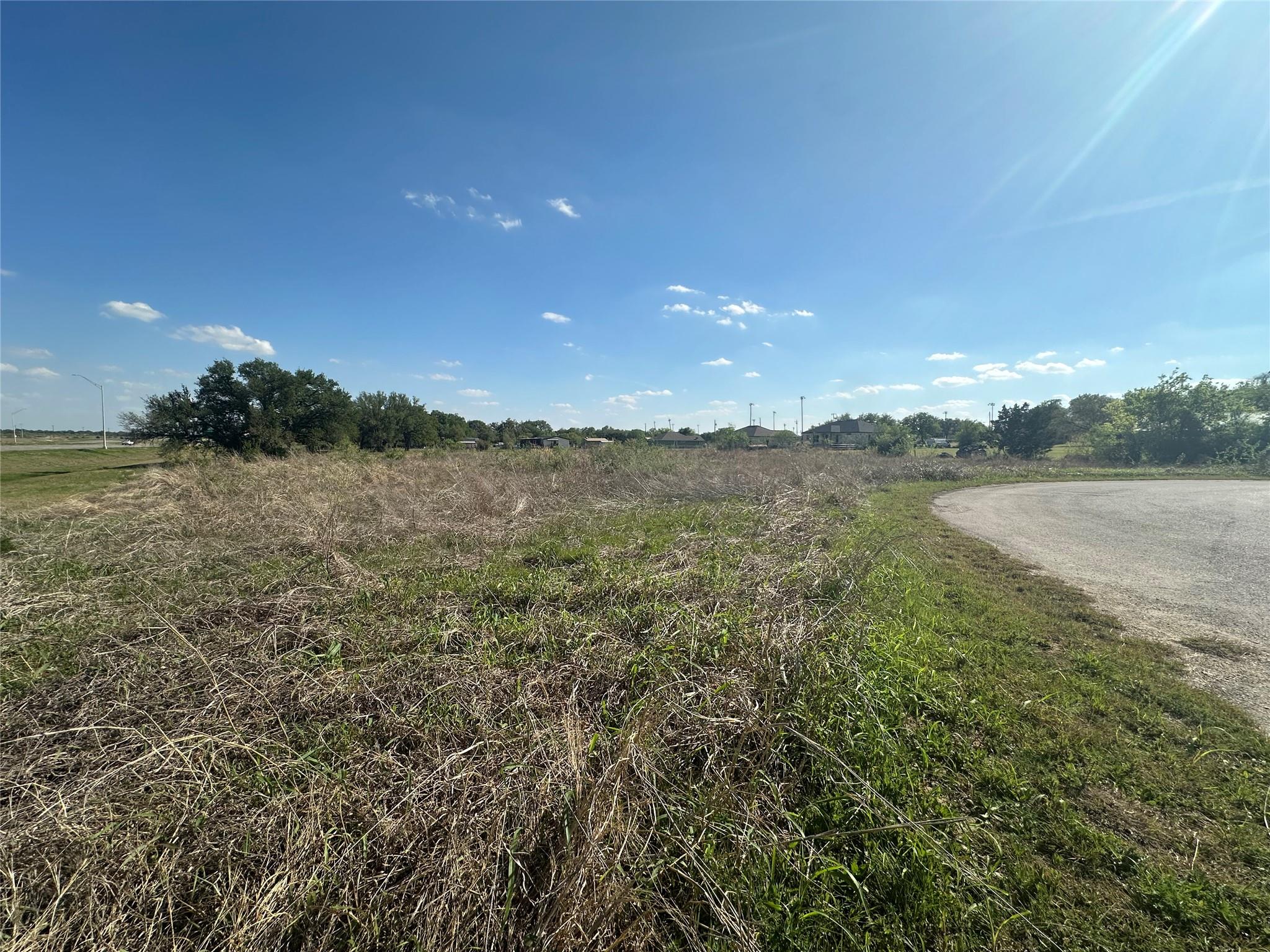 320 & 330 E Tomlinson St, Florence, TX 76527