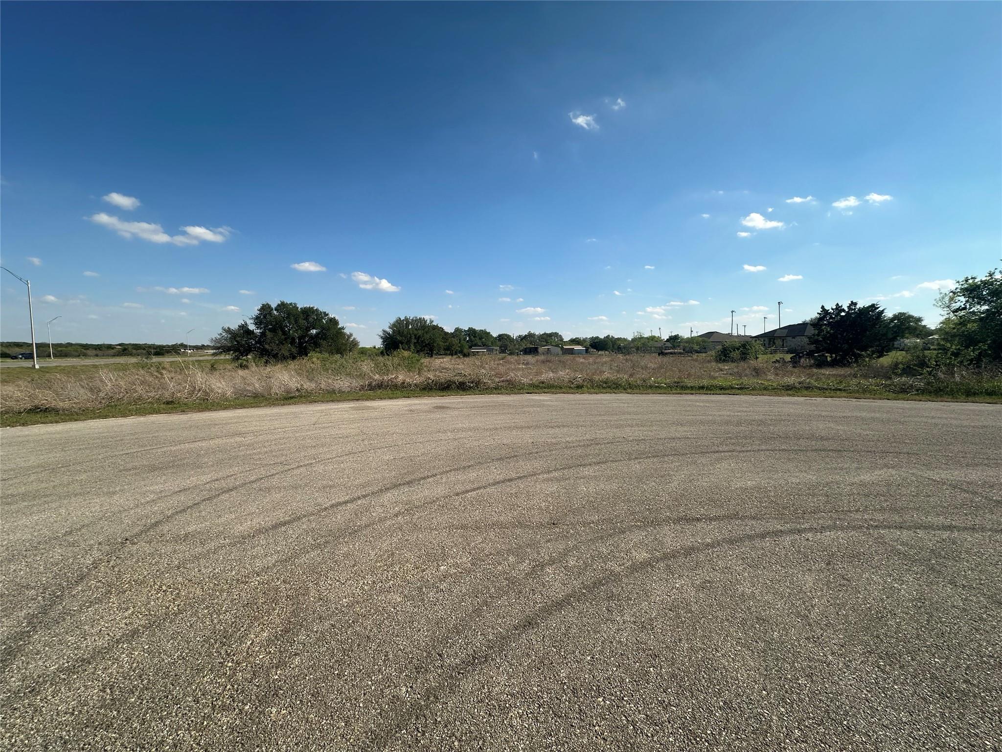 320 & 330 E Tomlinson St, Florence, TX 76527