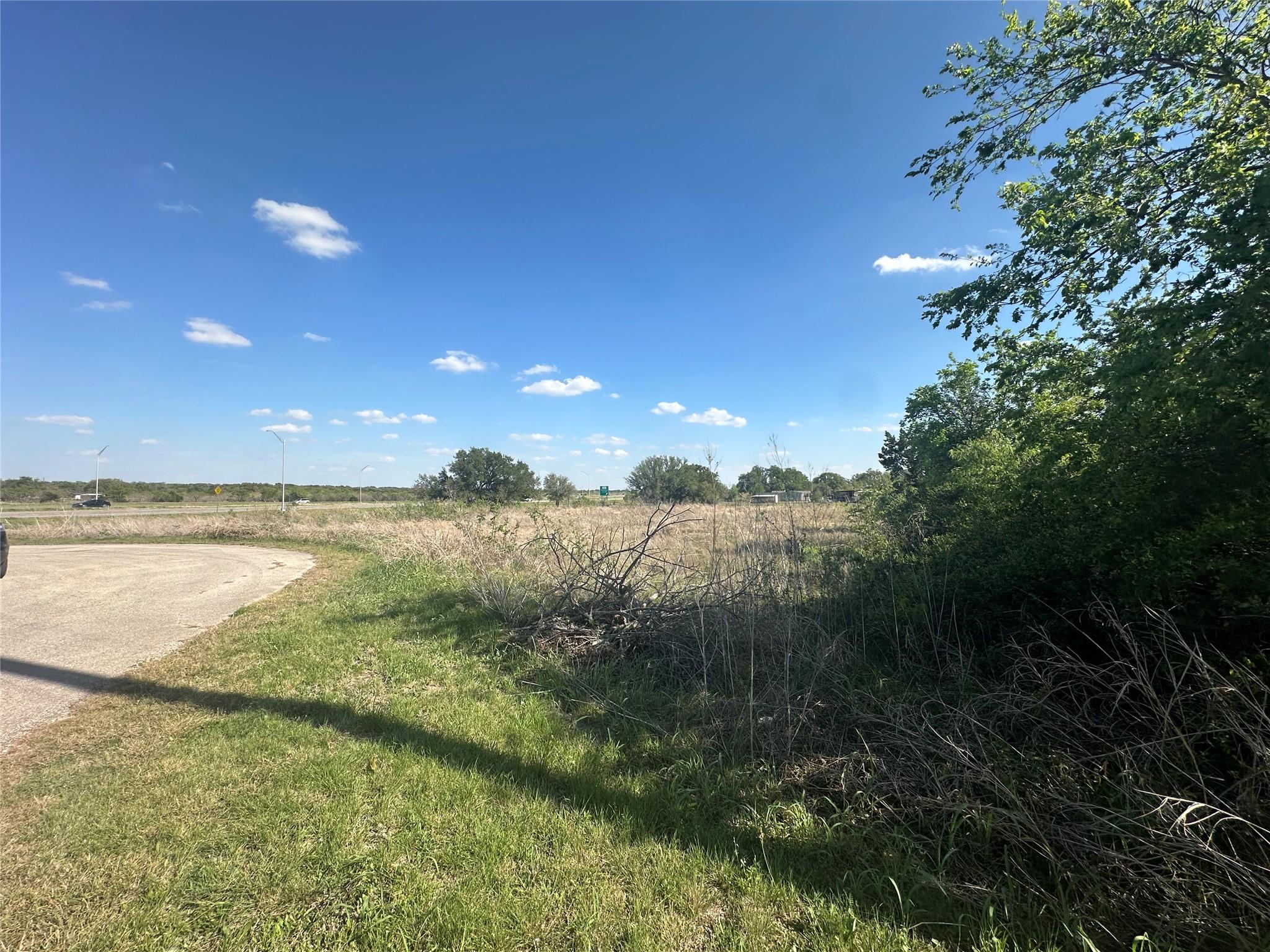 320 & 330 E Tomlinson St, Florence, TX 76527