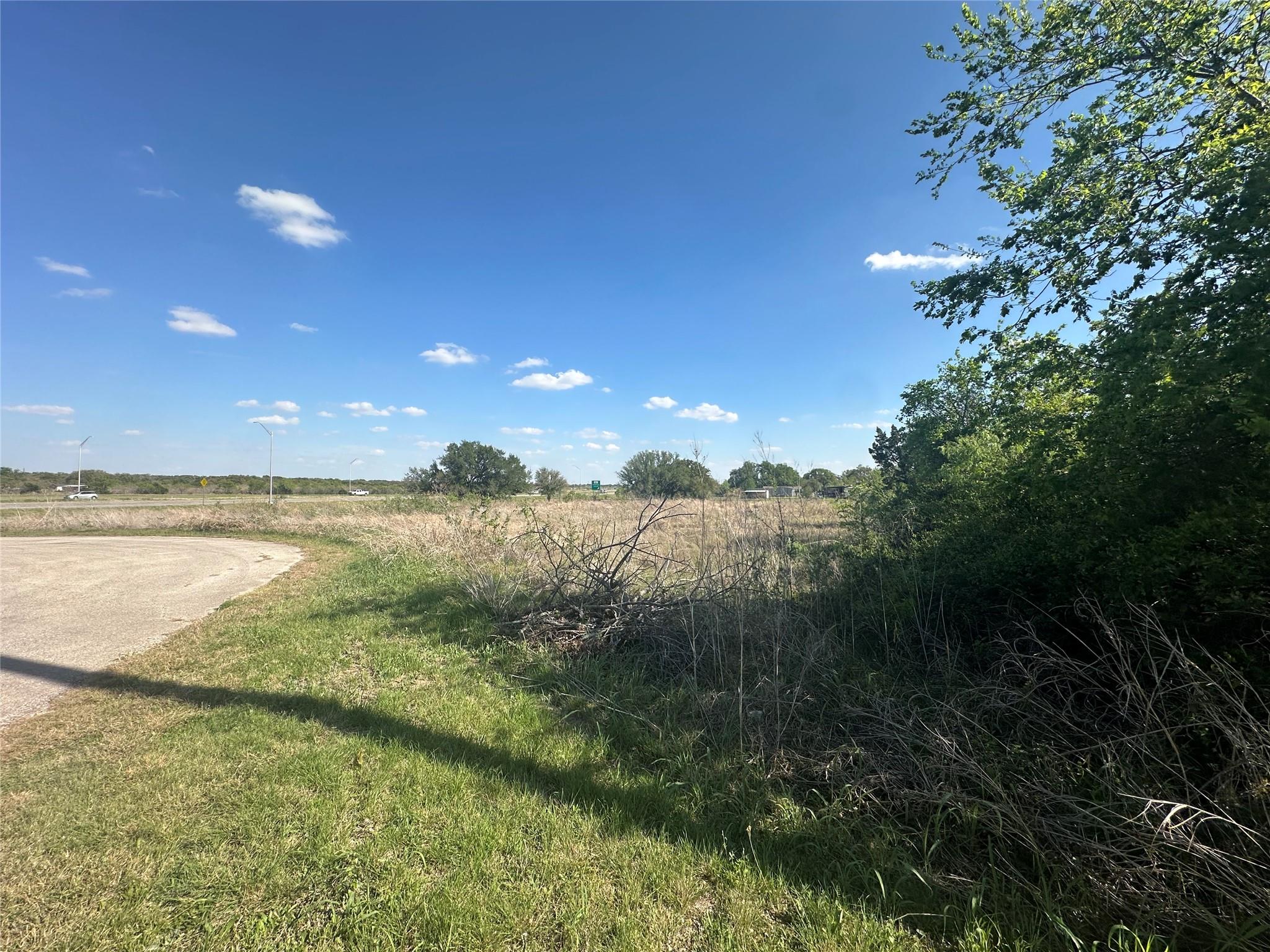 320 & 330 E Tomlinson St, Florence, TX 76527