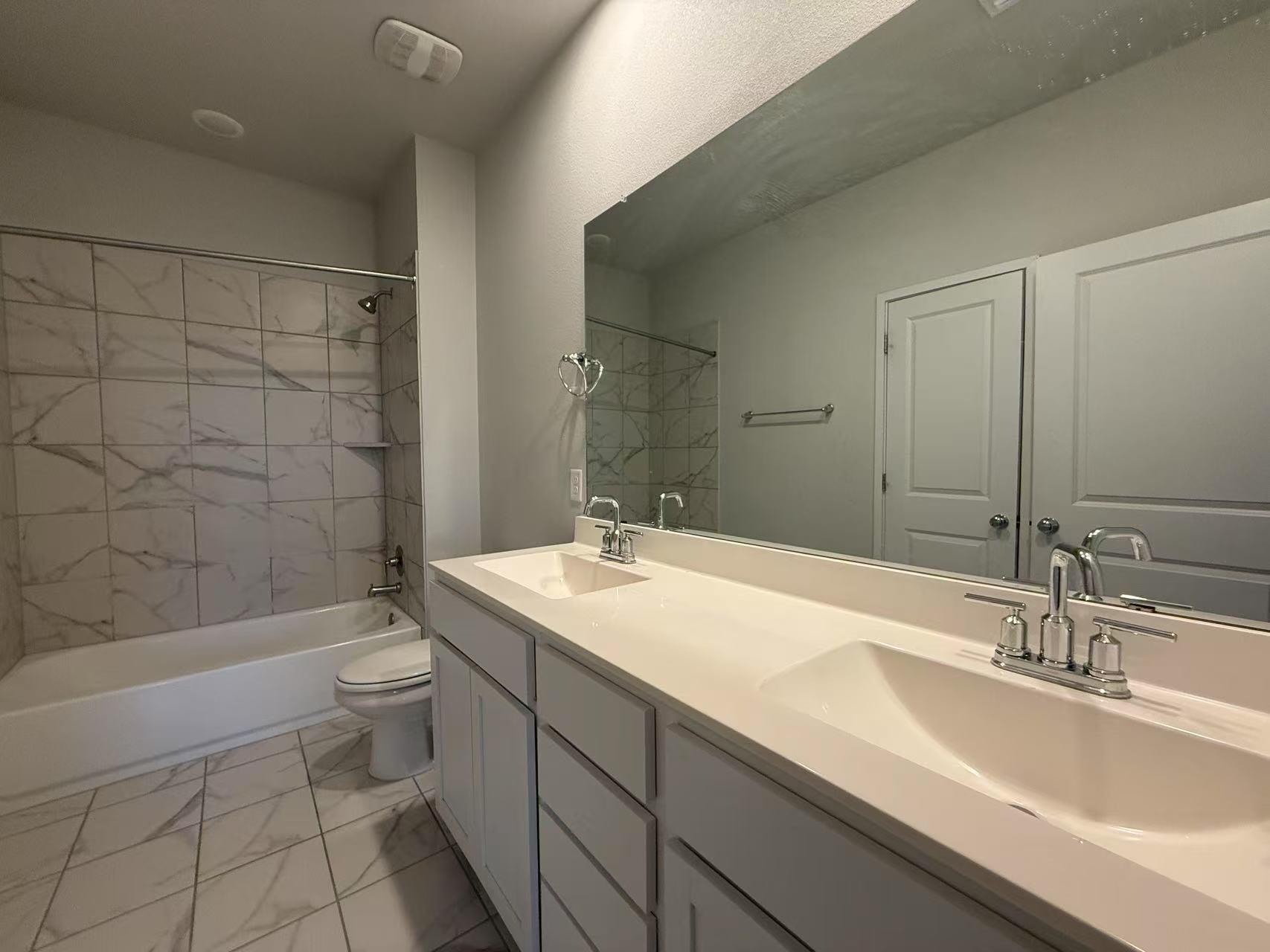 605 W South St # 31, Leander, TX 78641