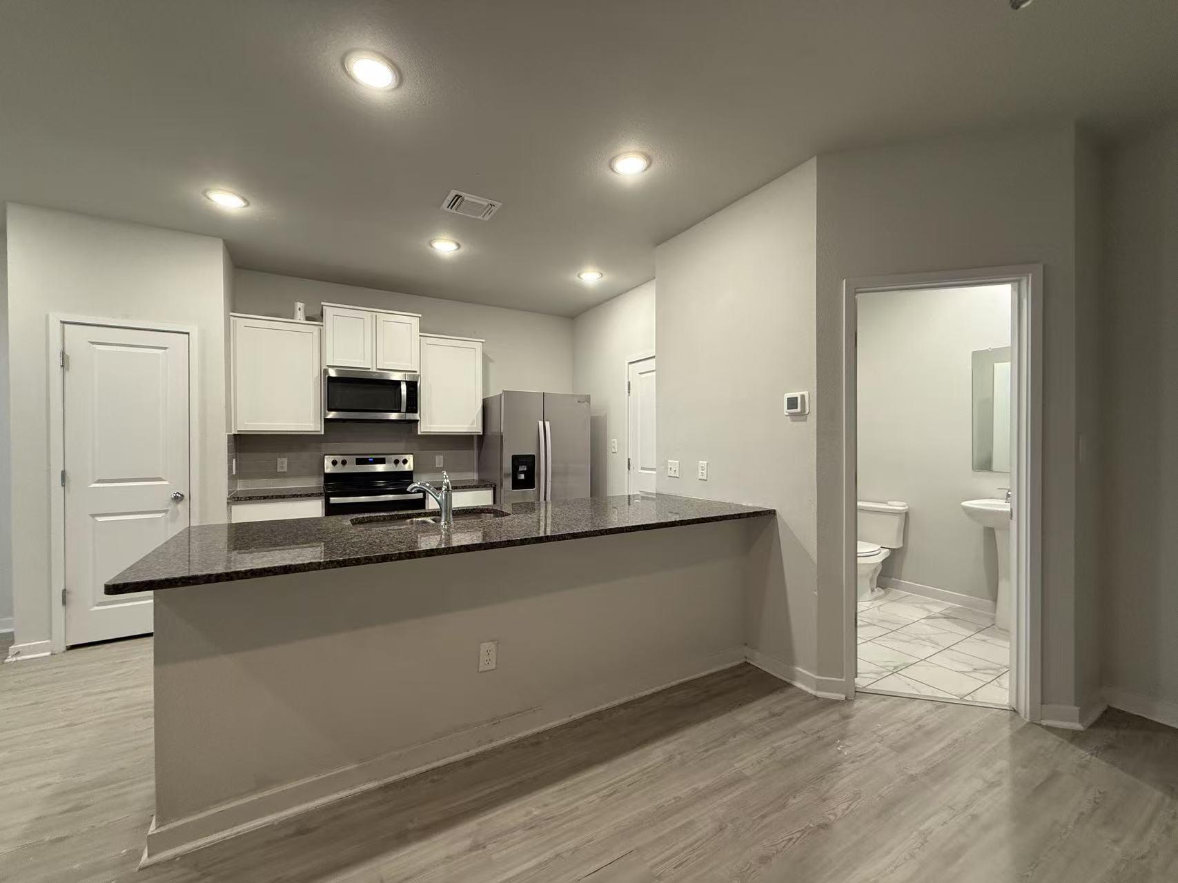 605 W South St # 31, Leander, TX 78641