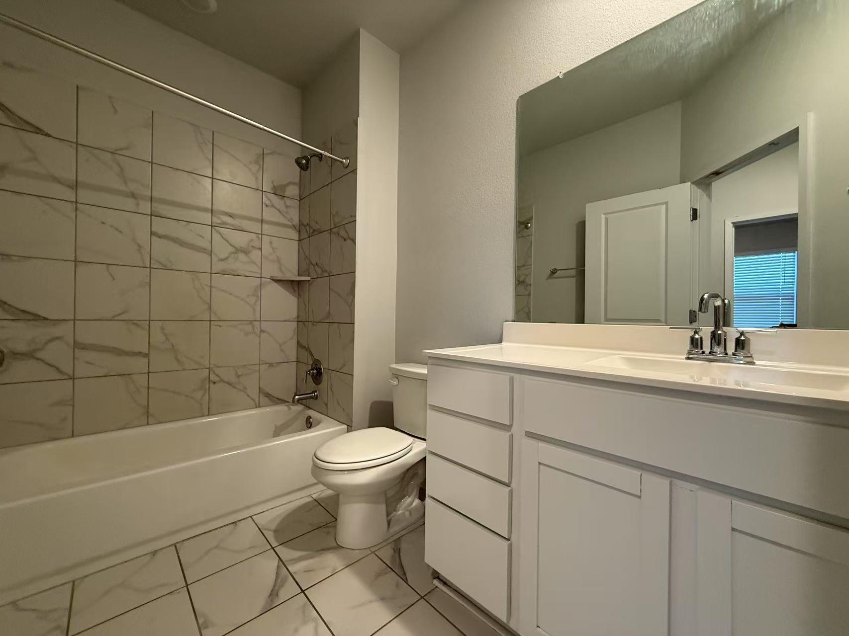 605 W South St # 31, Leander, TX 78641