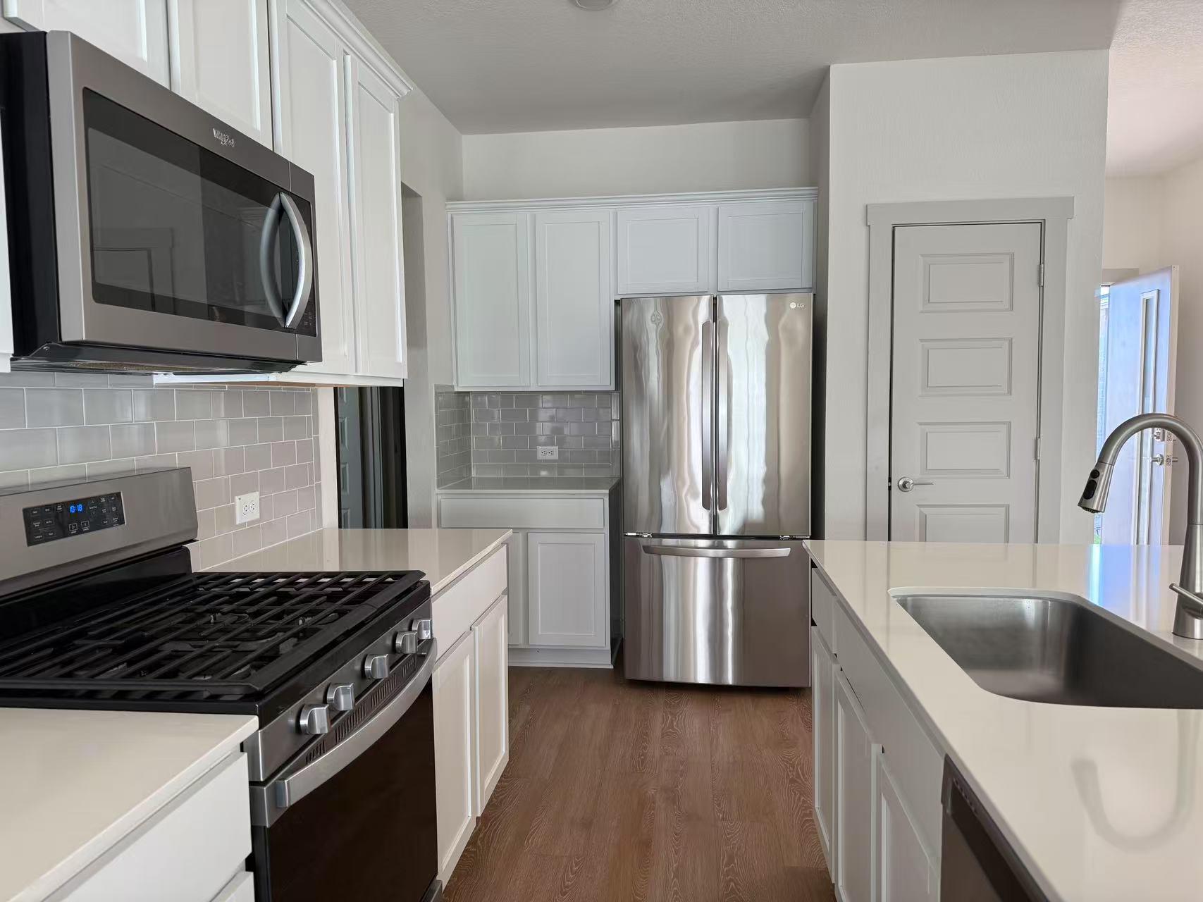 605 W South St # 31, Leander, TX 78641