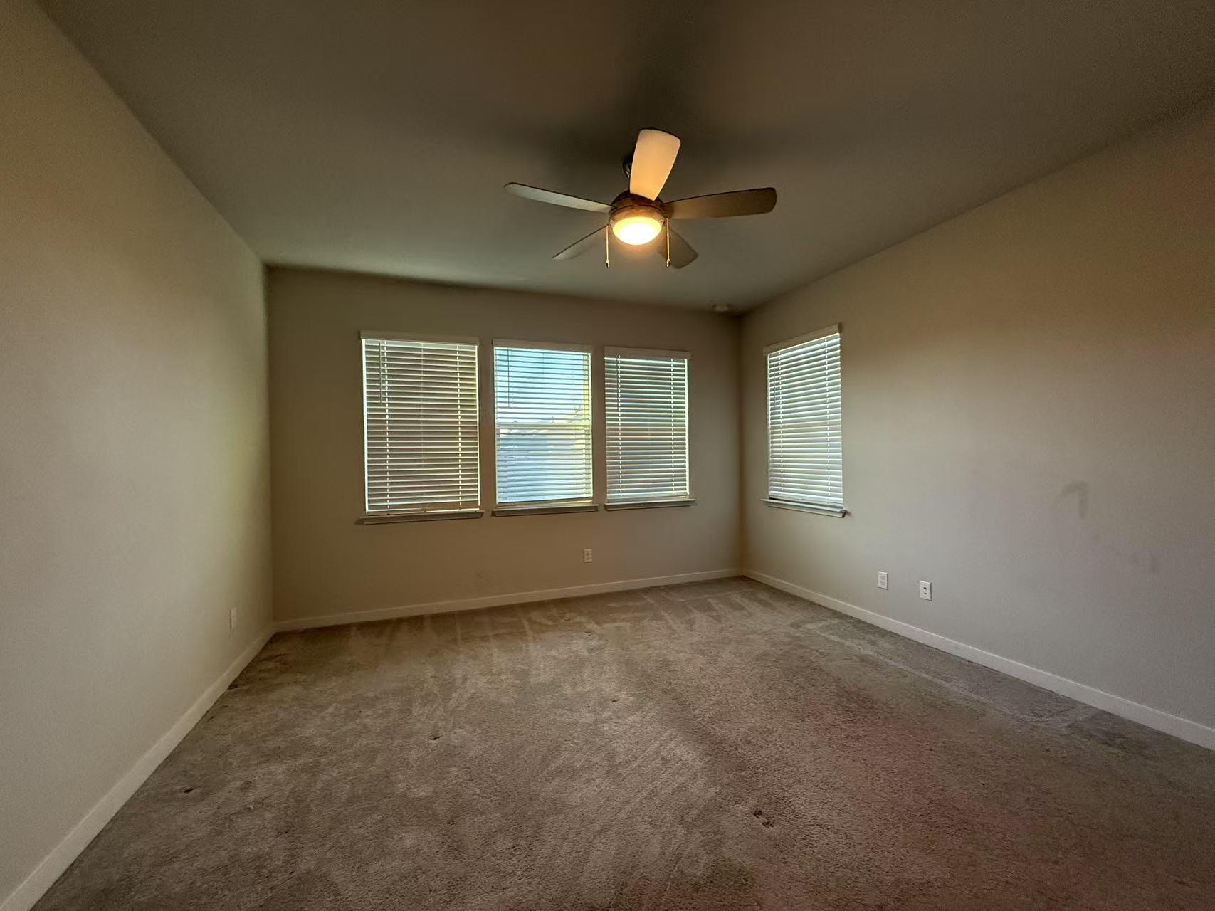 605 W South St # 31, Leander, TX 78641