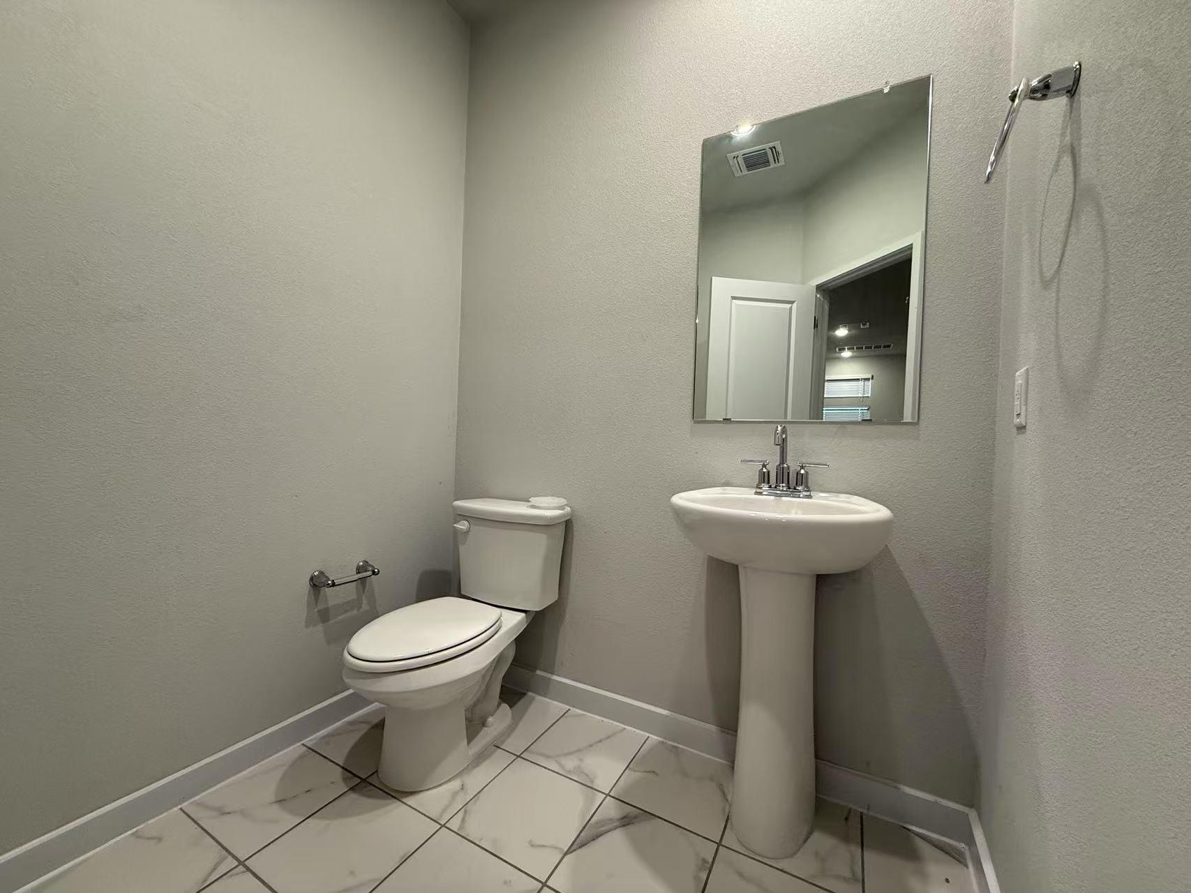 605 W South St # 31, Leander, TX 78641