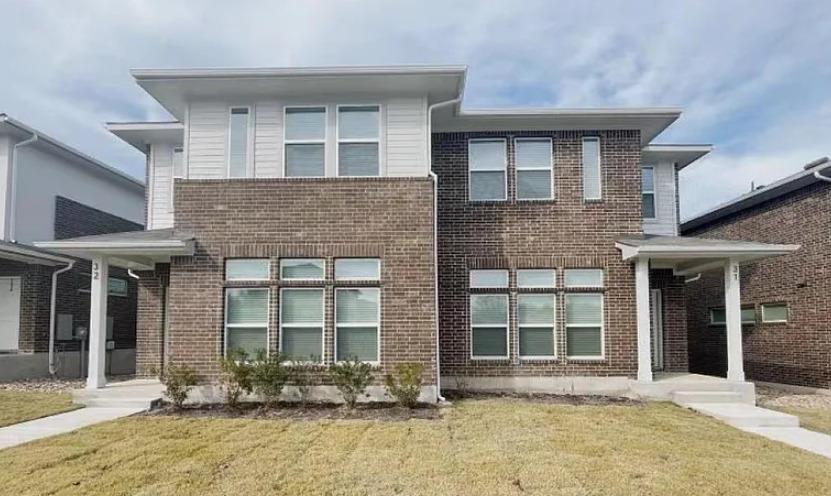 605 W South St # 31, Leander, TX 78641