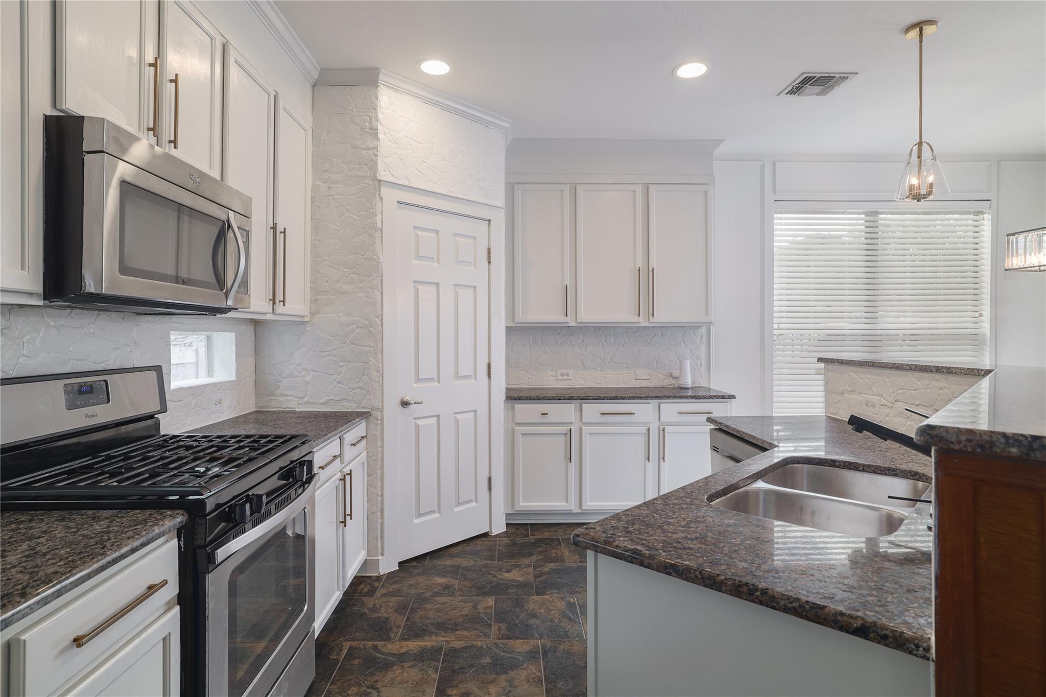 2101 Rivers Edge Way # 26, Austin, TX 78741