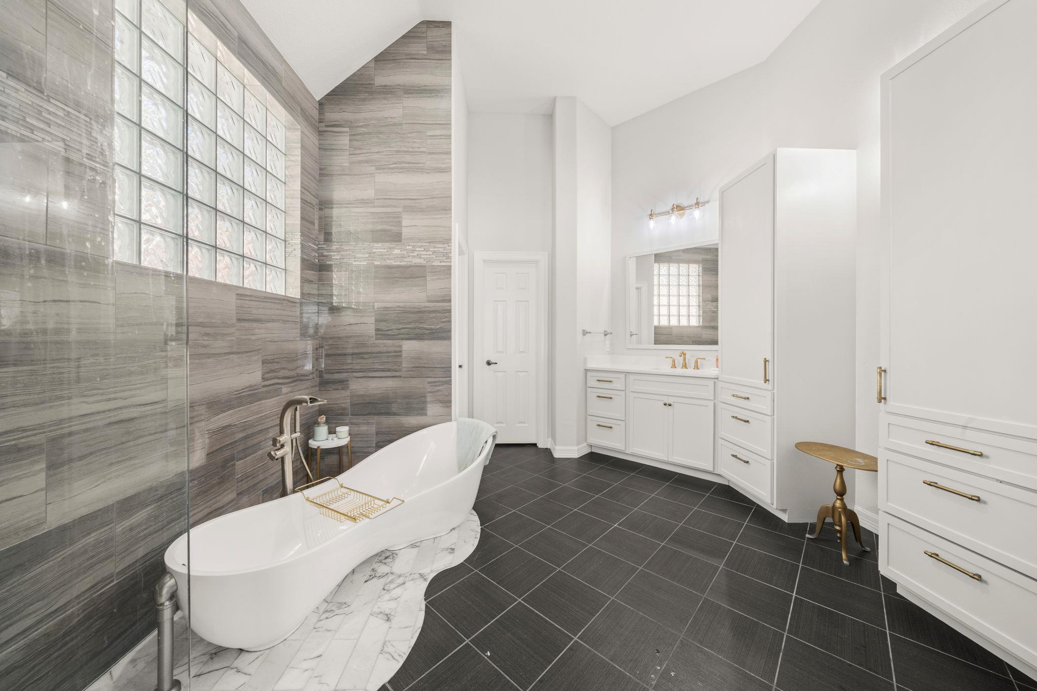 12017 Portobella Dr, Austin, TX 78732