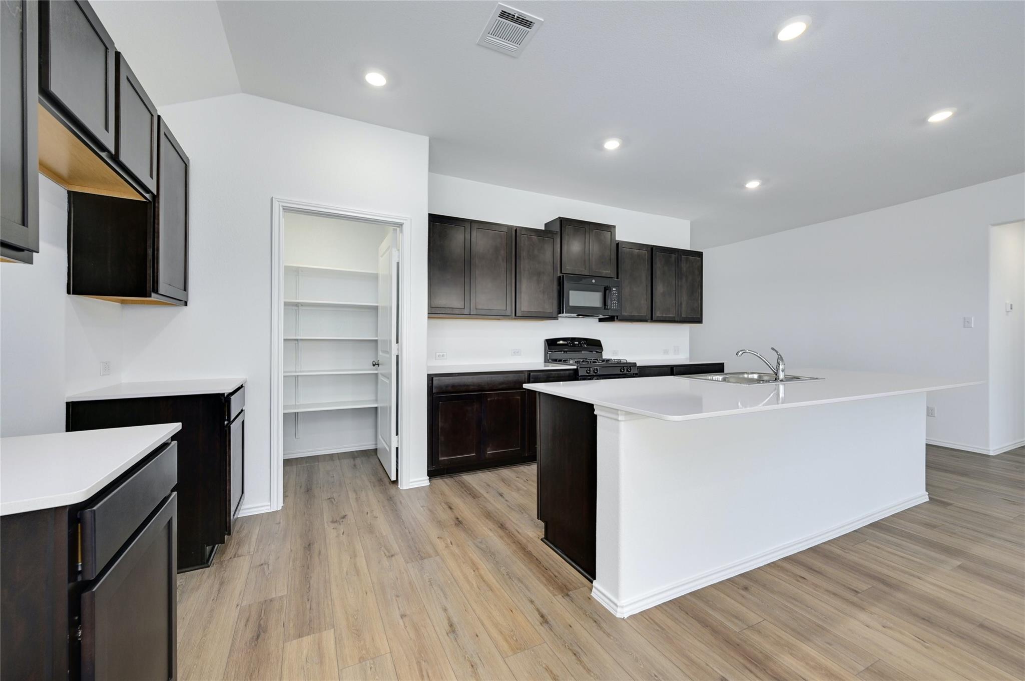 1015 Ascari Ct, Hutto, TX 78634