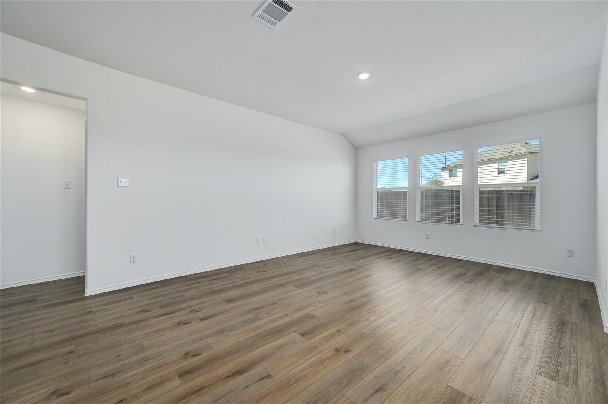 1015 Ascari Ct, Hutto, TX 78634