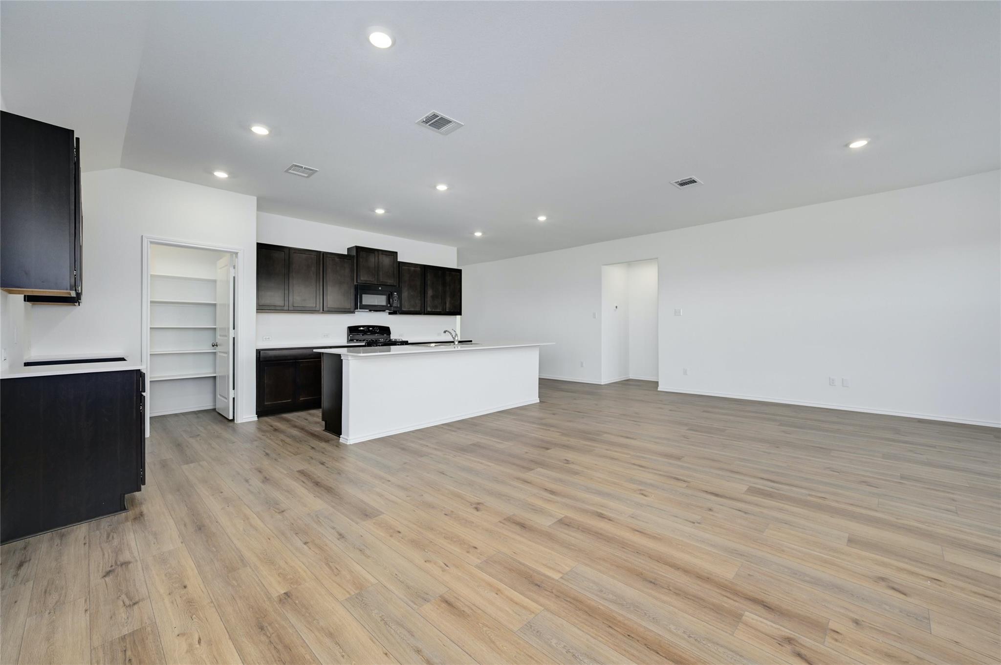 1015 Ascari Ct, Hutto, TX 78634